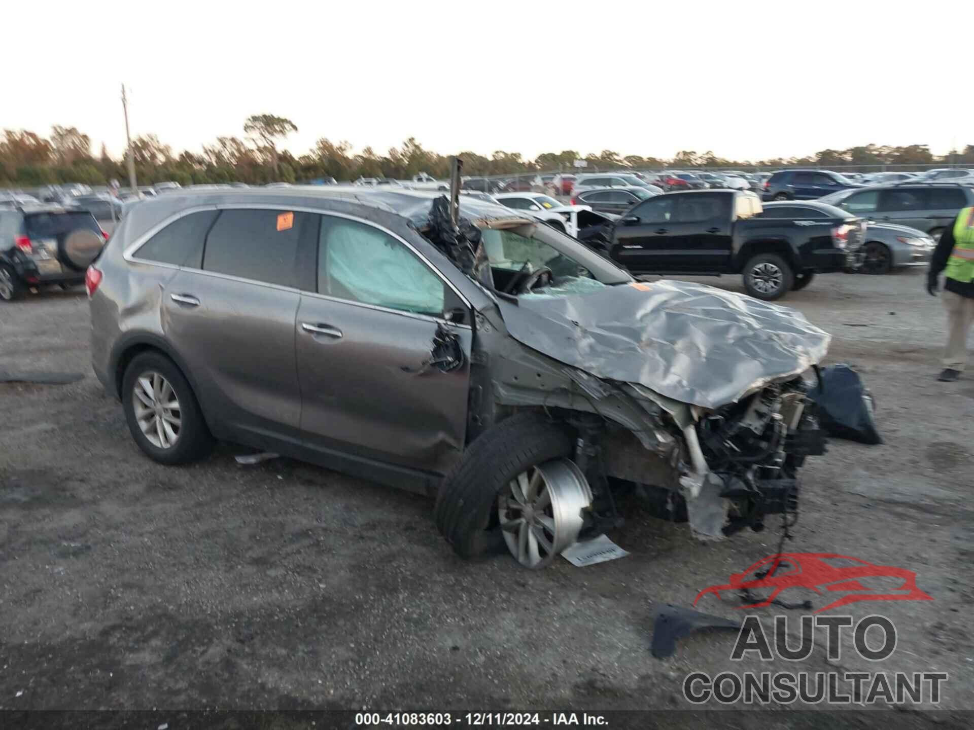 KIA SORENTO 2017 - 5XYPG4A38HG272425