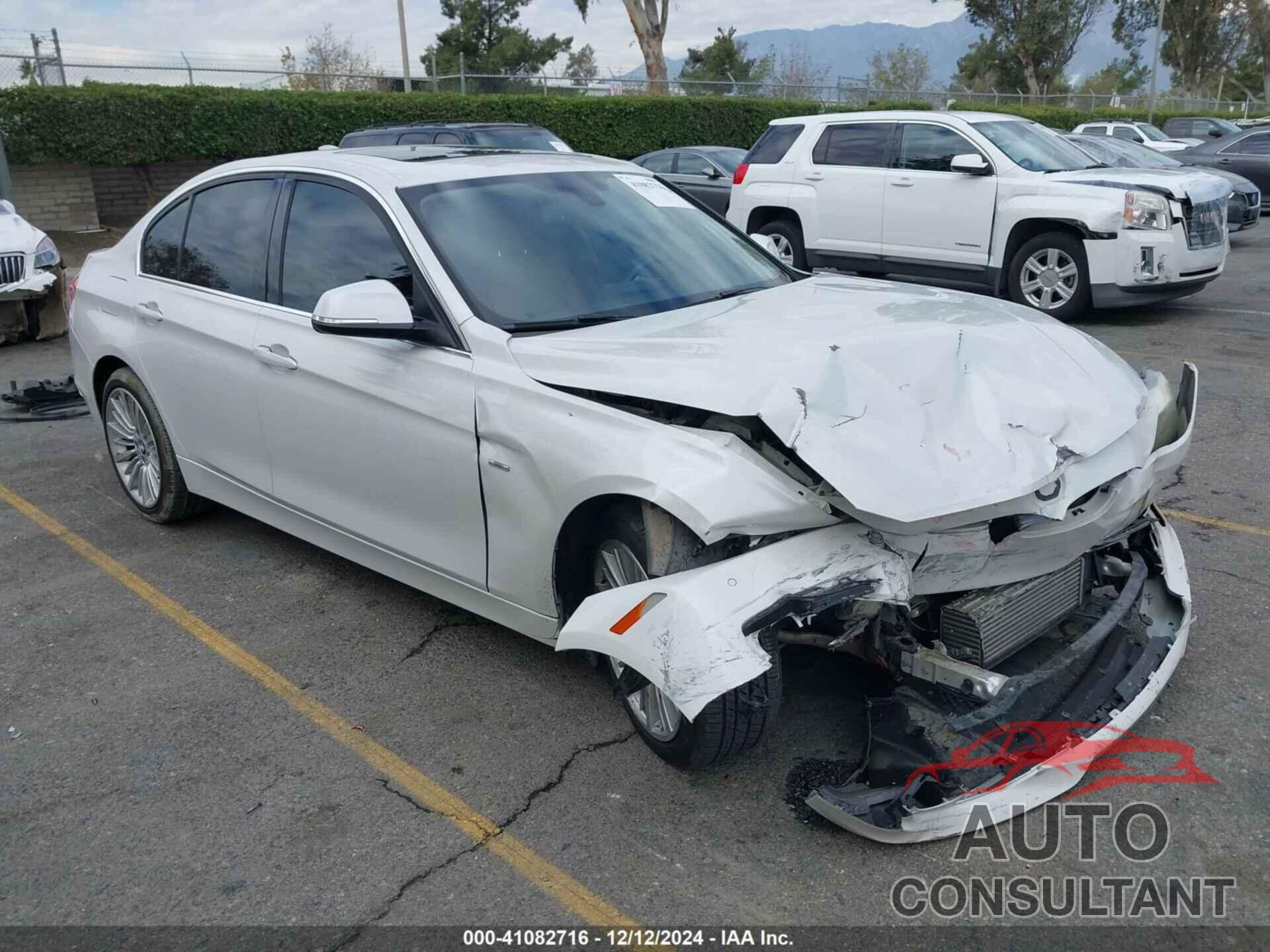 BMW 328I 2013 - WBA3C1G54DNR44255
