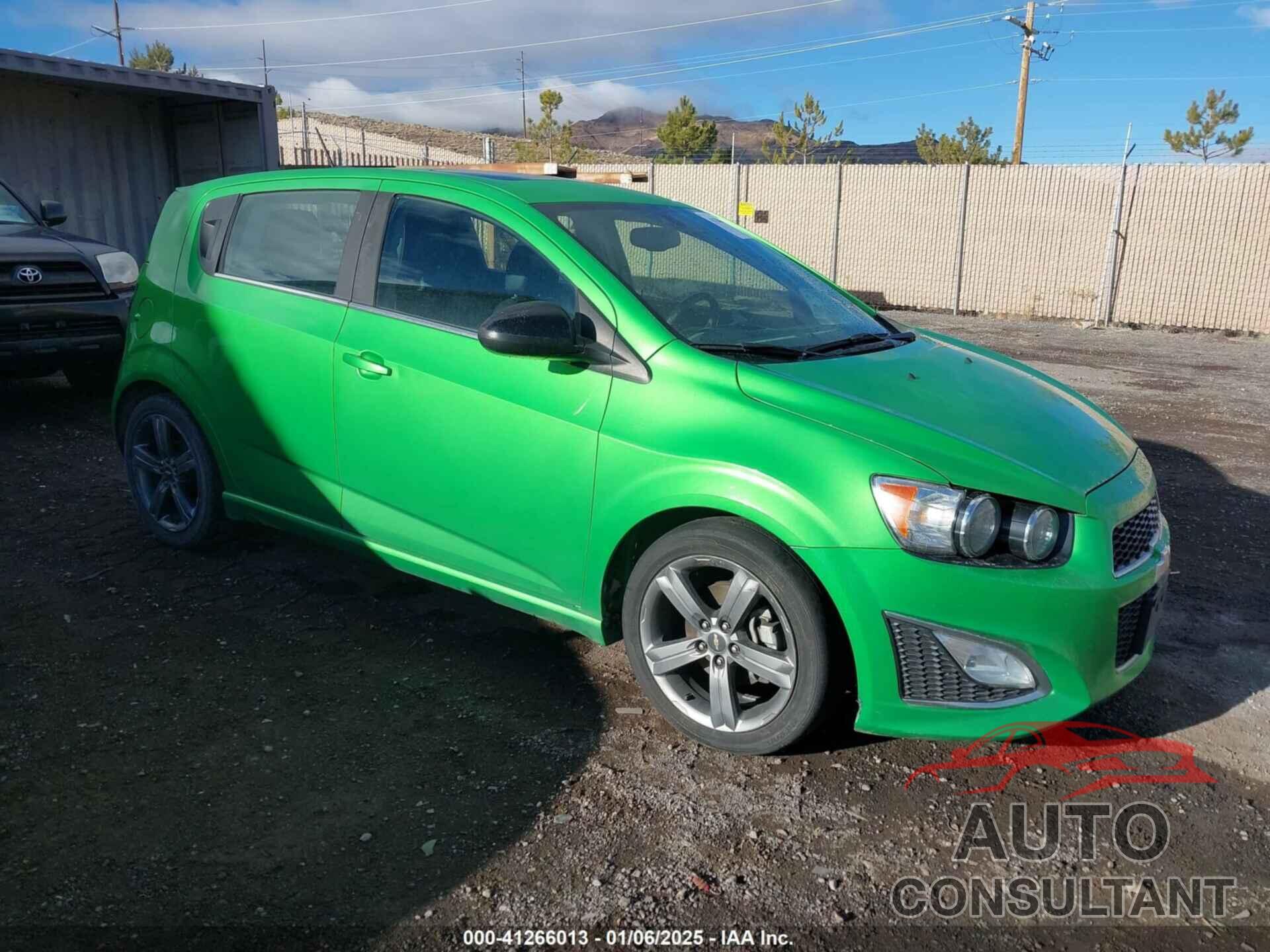 CHEVROLET SONIC 2016 - 1G1JG6SB5G4157049