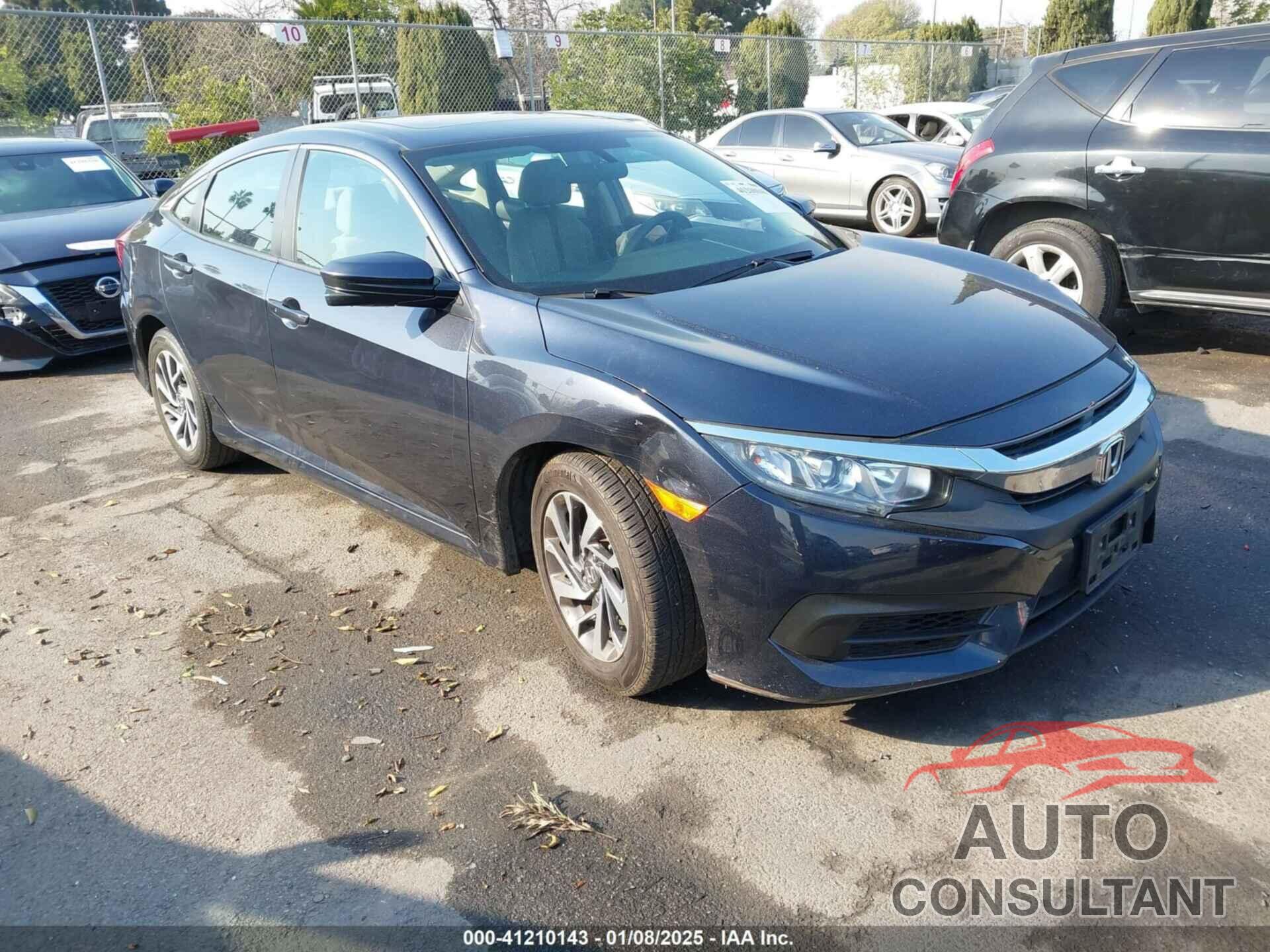 HONDA CIVIC 2018 - 2HGFC2F72JH579878