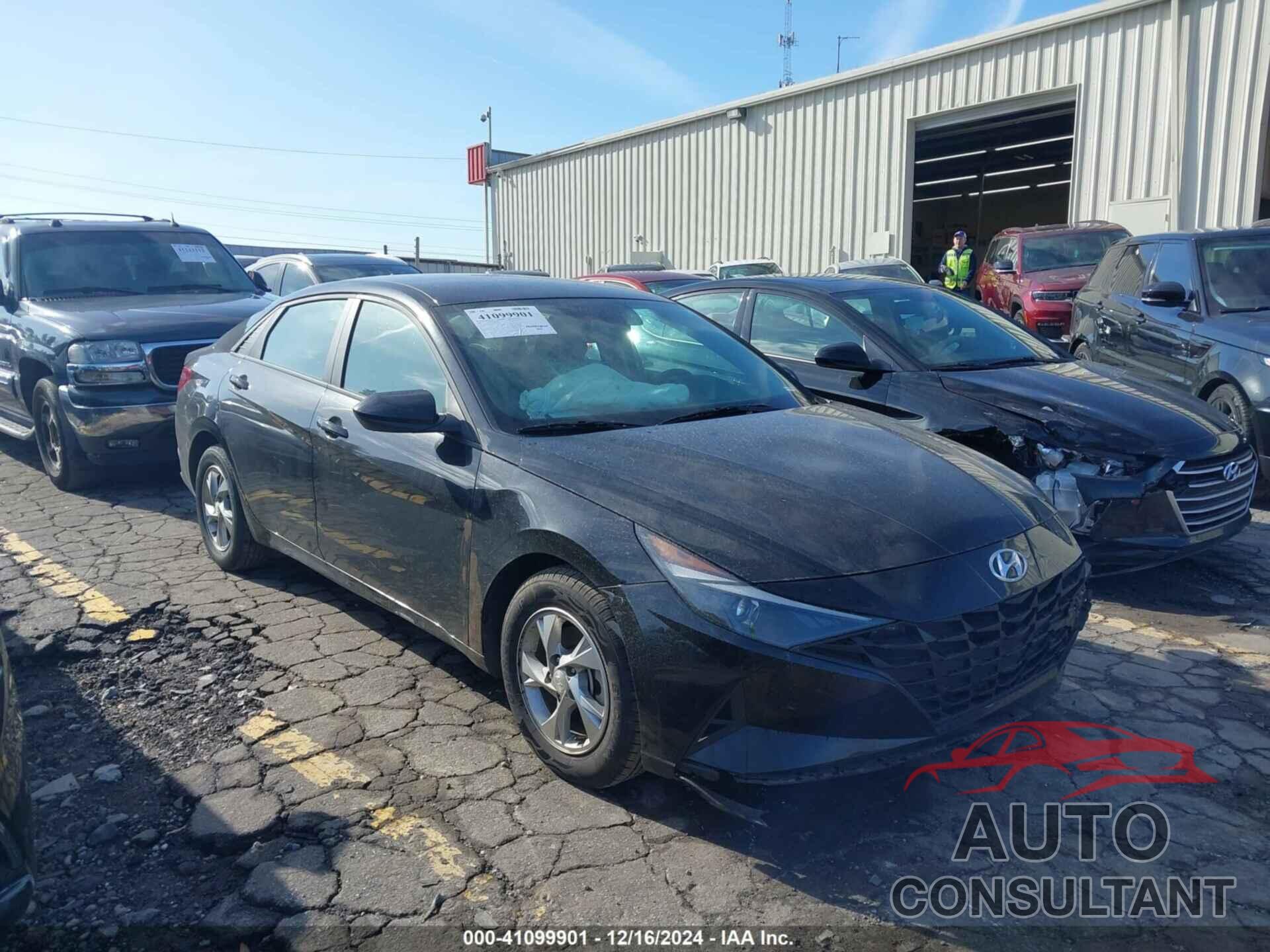 HYUNDAI ELANTRA 2023 - KMHLL4AG1PU576184