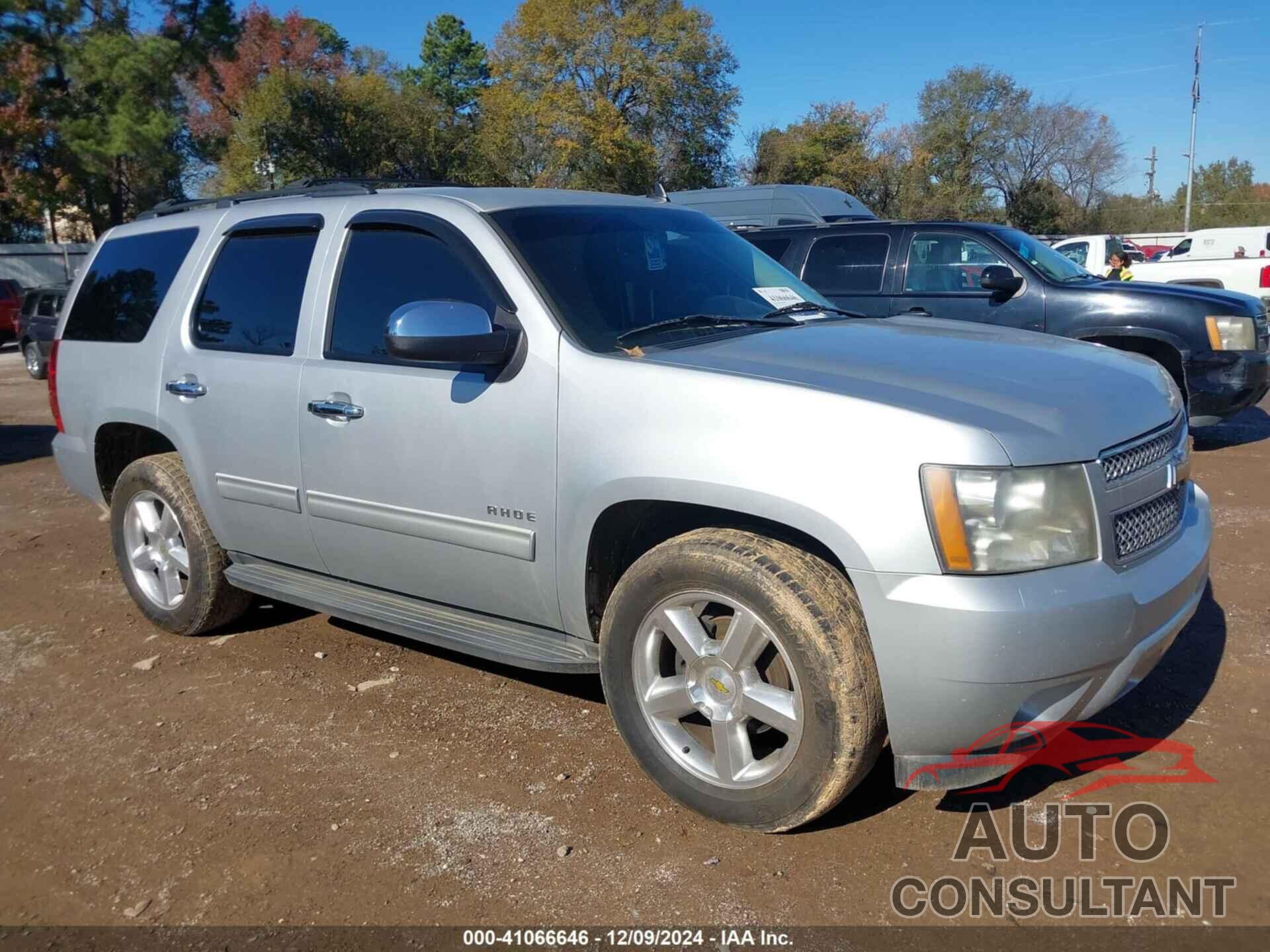 CHEVROLET TAHOE 2011 - 1GNSCAE04BR321138