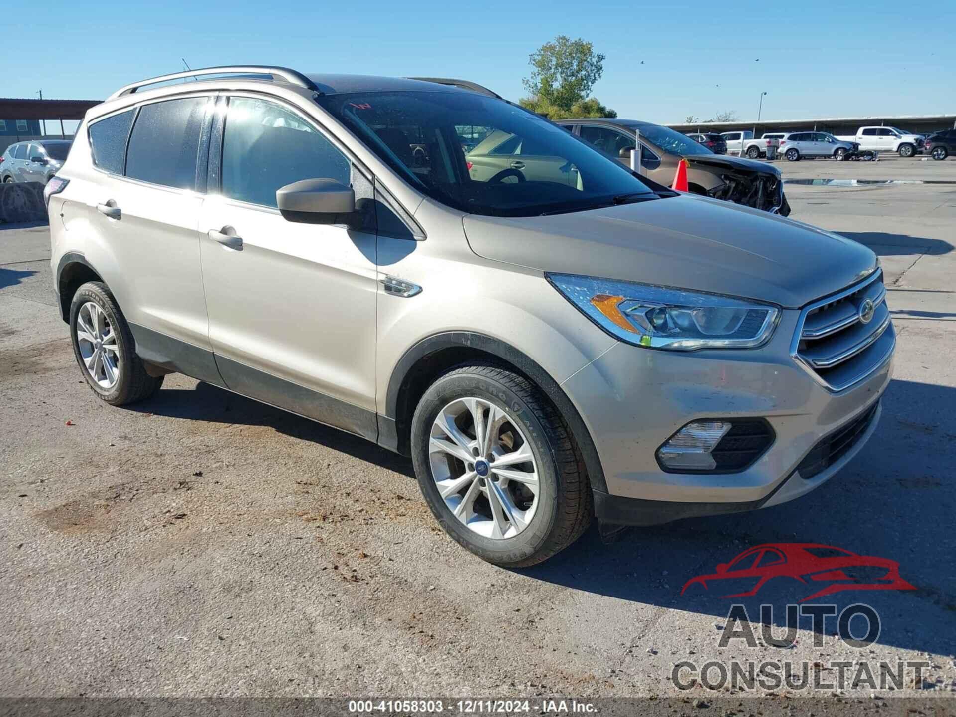 FORD ESCAPE 2017 - 1FMCU0GD5HUF06322