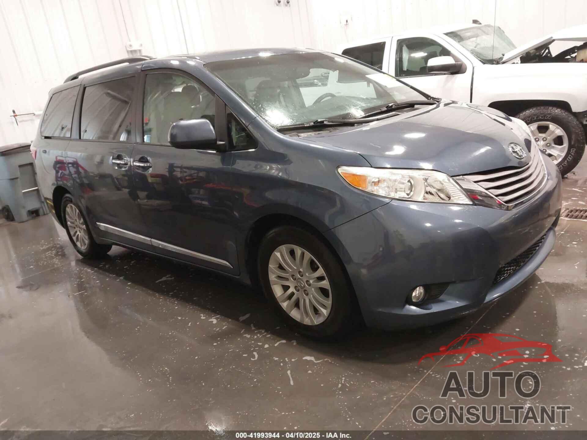 TOYOTA SIENNA 2017 - 5TDYZ3DC1HS837895