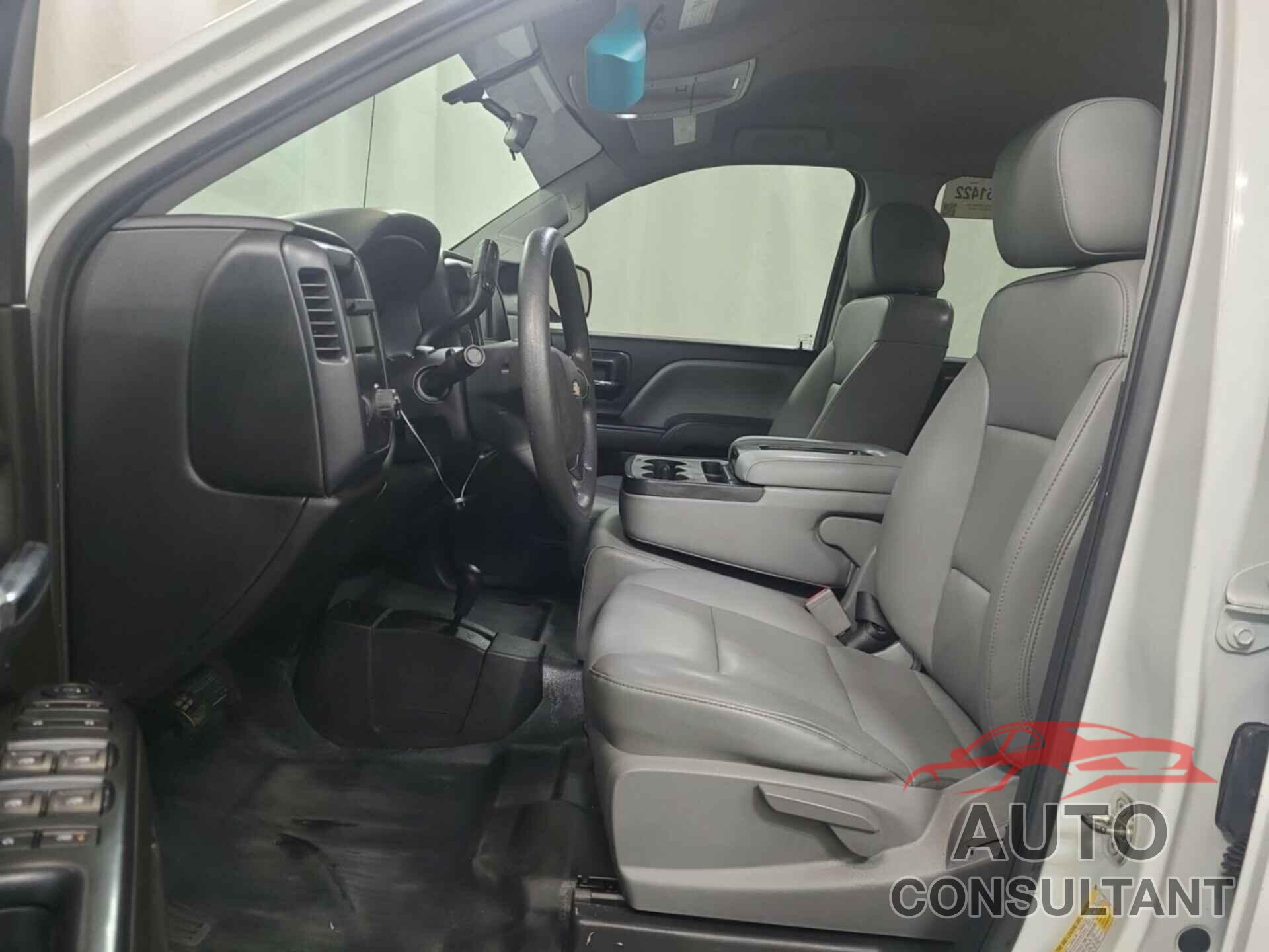 CHEVROLET SILVERADO 1500 2018 - 3GCUKNEC7JG561739