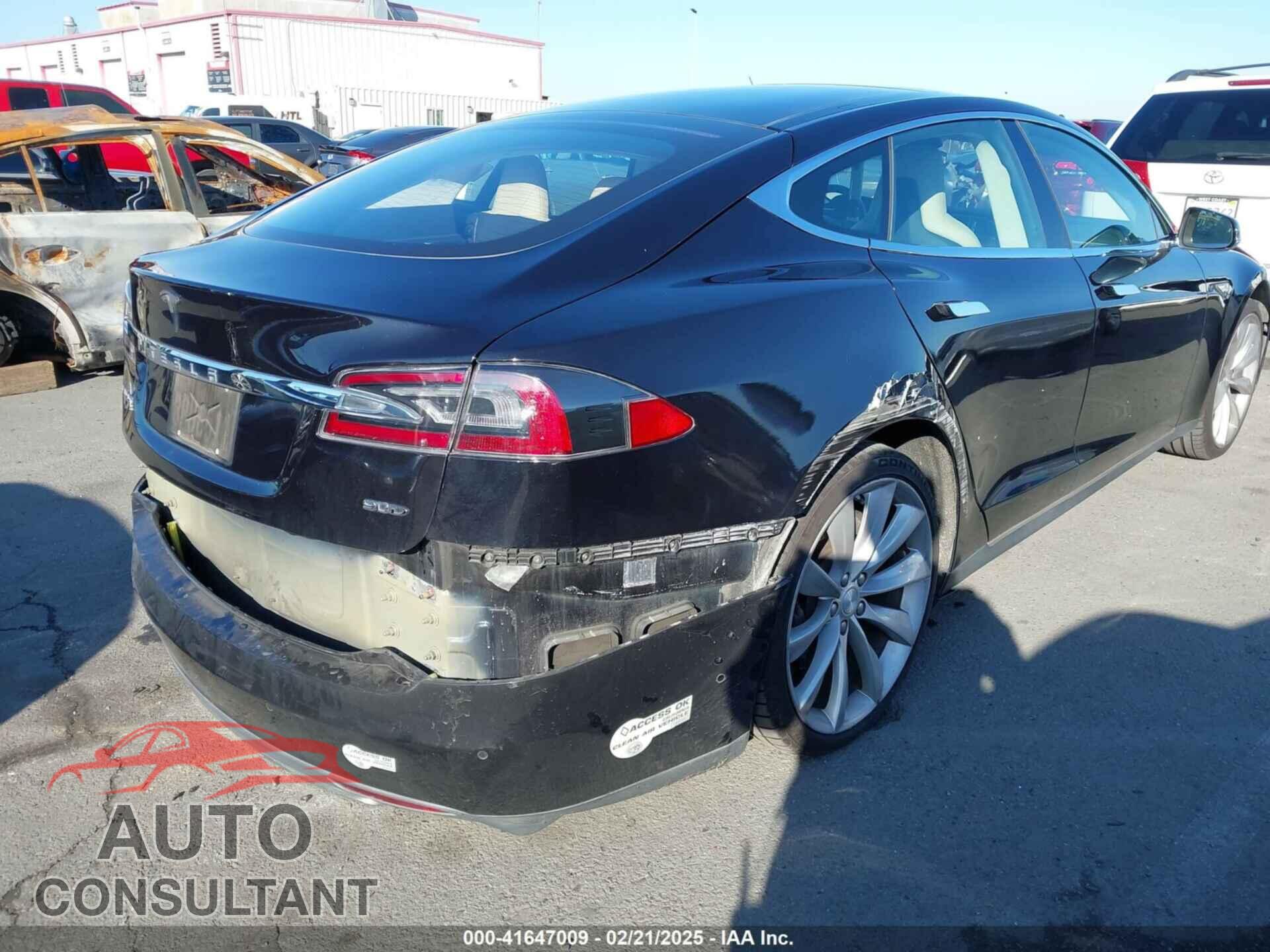 TESLA MODEL S 2015 - 5YJSA1E26FF109238