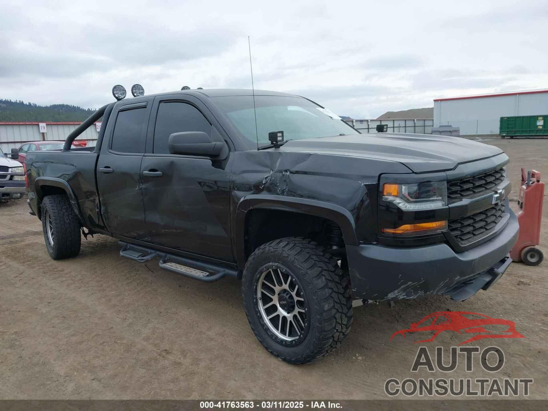 CHEVROLET SILVERADO 1500 2018 - 1GCVKNEC5JZ228525