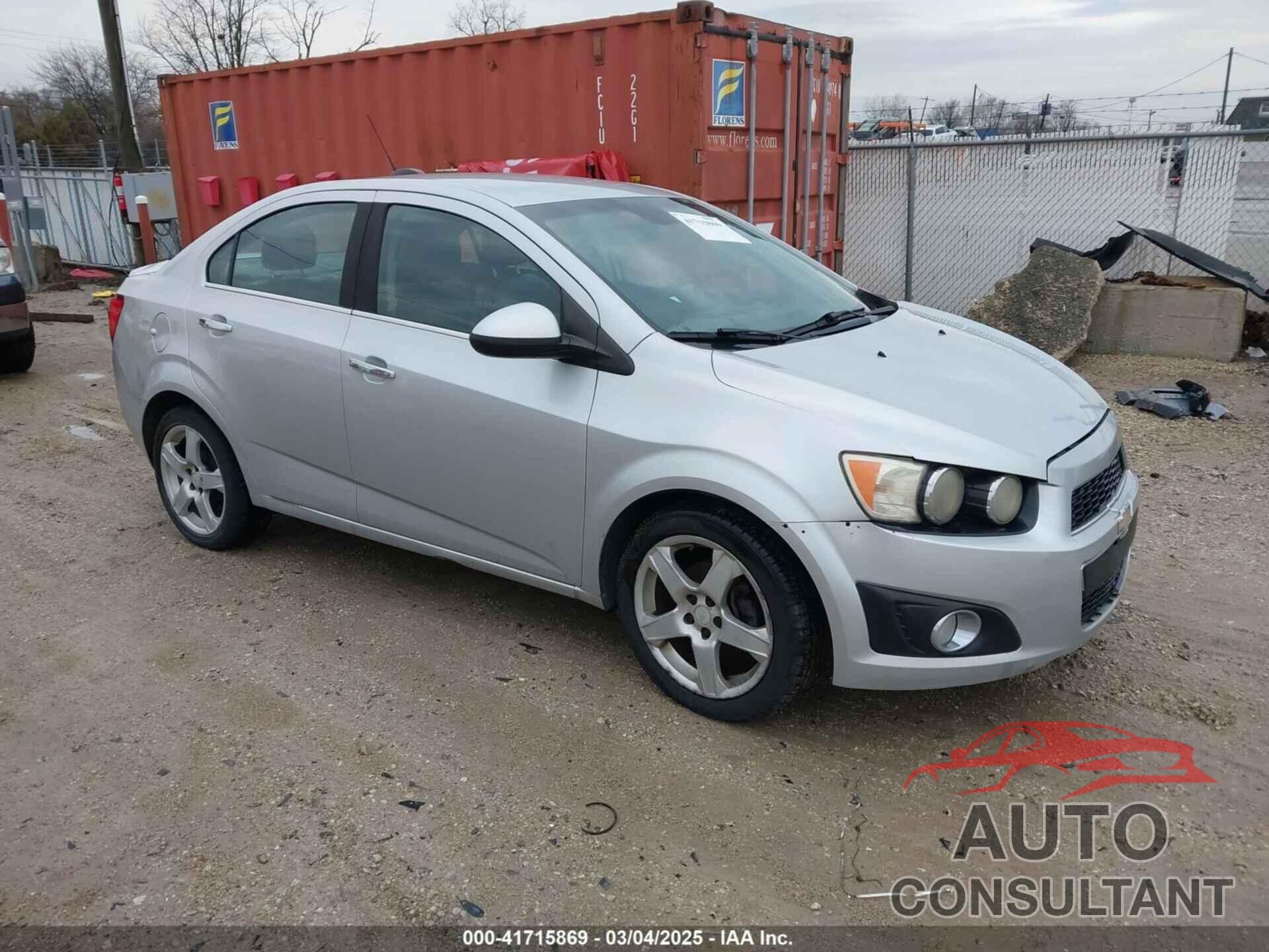 CHEVROLET SONIC 2015 - 1G1JE5SB1F4108039