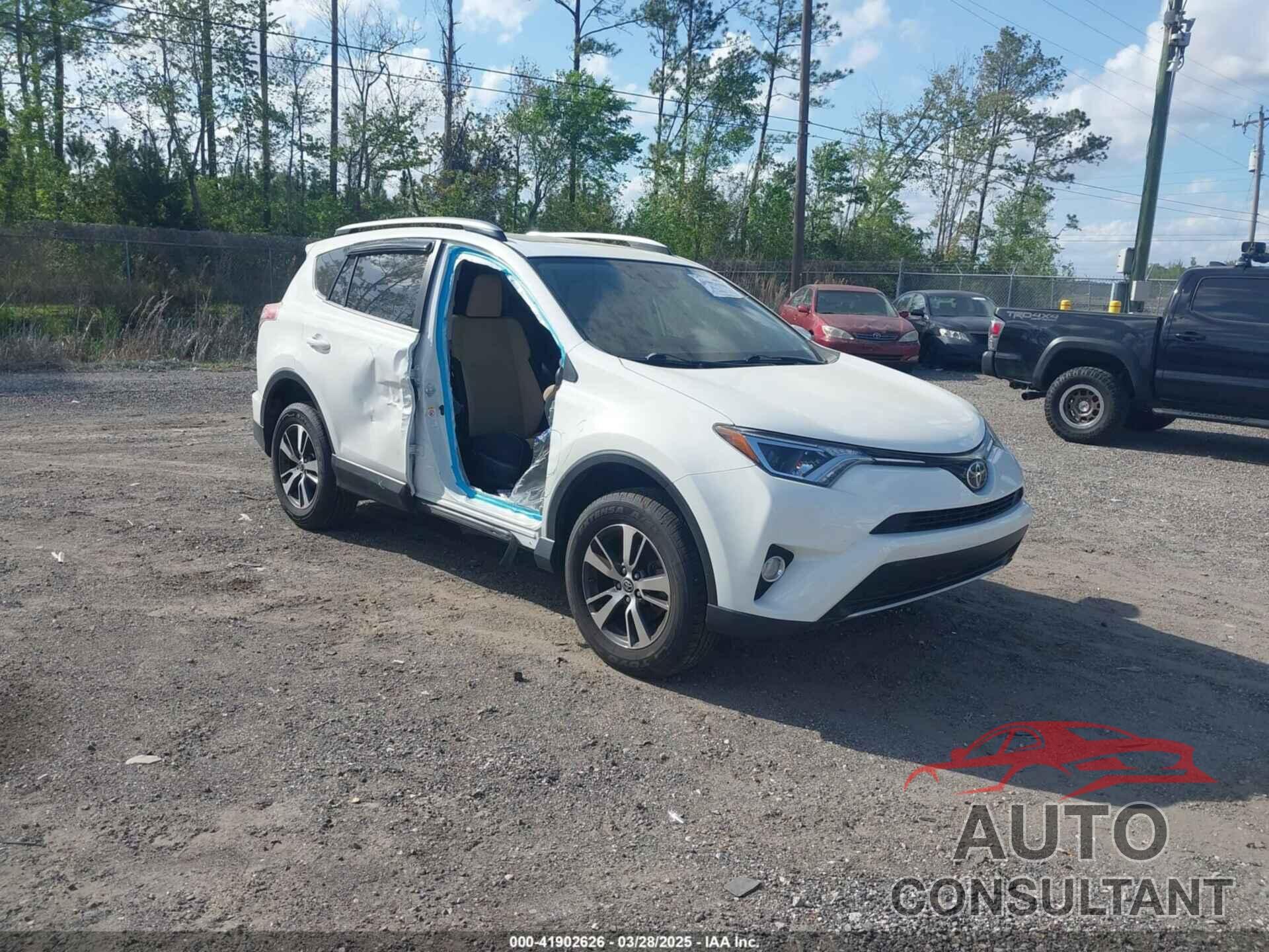 TOYOTA RAV4 2017 - JTMWFREV0HJ101157