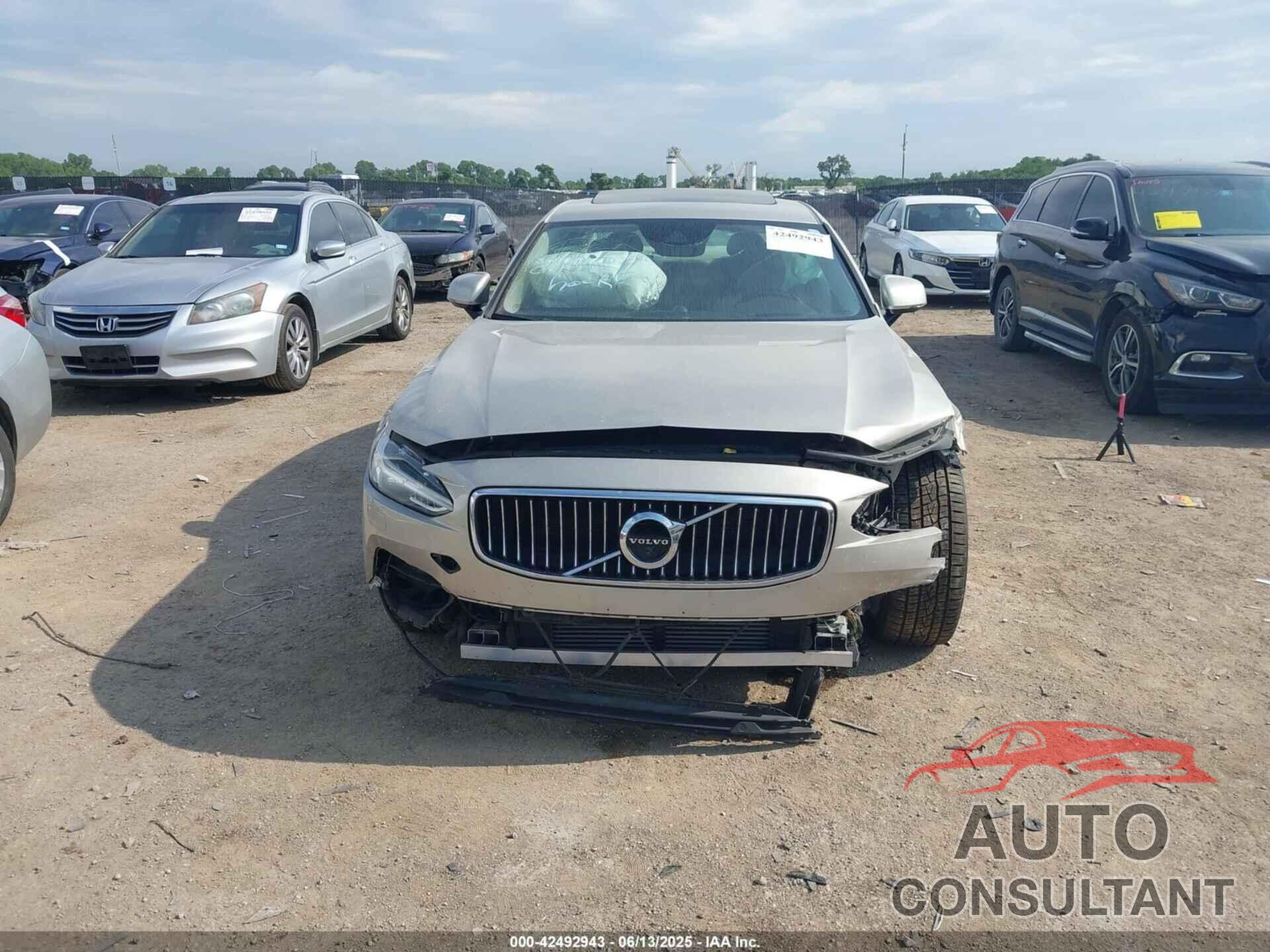 VOLVO S90 HYBRID 2018 - LVYBR0AL4JP046116