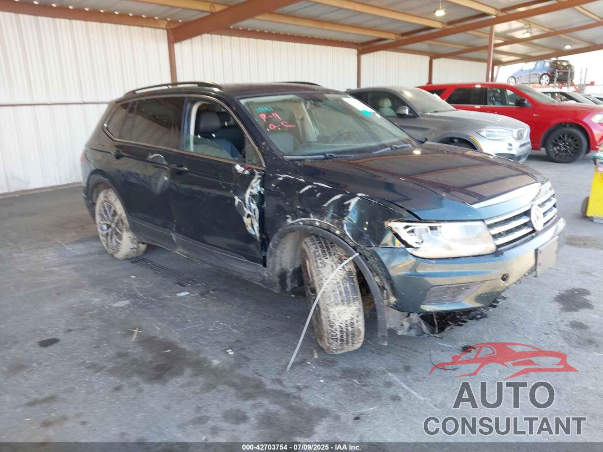 VOLKSWAGEN TIGUAN 2019 - 3VV3B7AX0KM182408