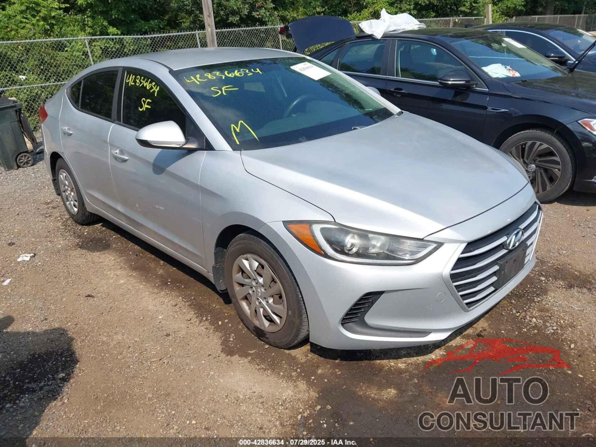 HYUNDAI ELANTRA 2018 - KMHD74LF8JU457441