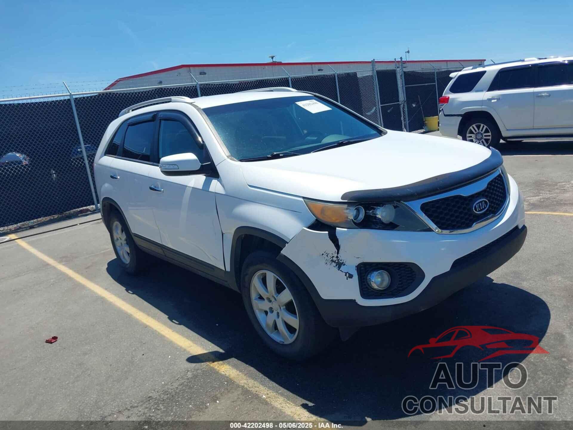 KIA SORENTO 2011 - 5XYKT3A10BG172003