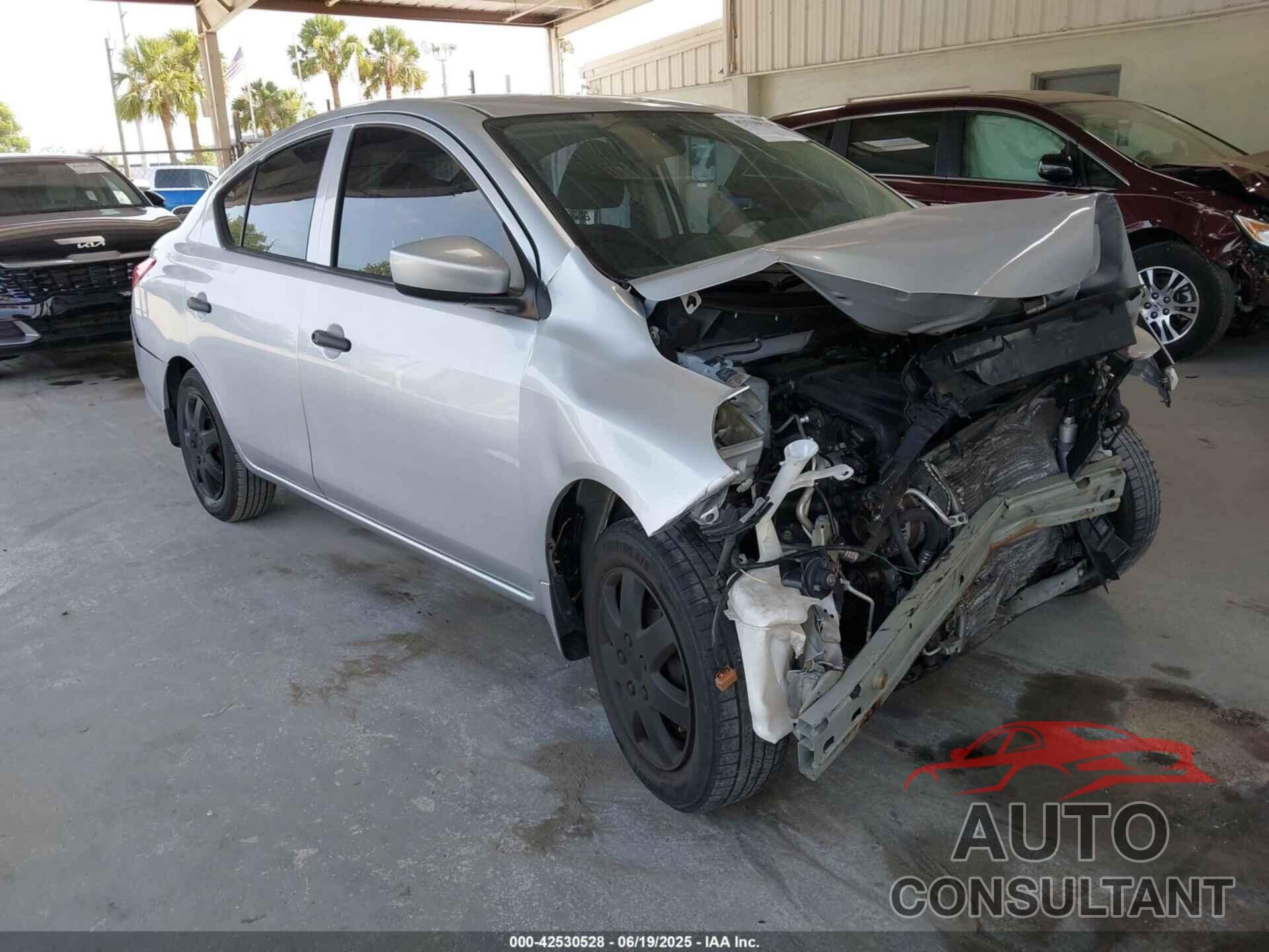 NISSAN VERSA 2019 - 3N1CN7AP0KL802611