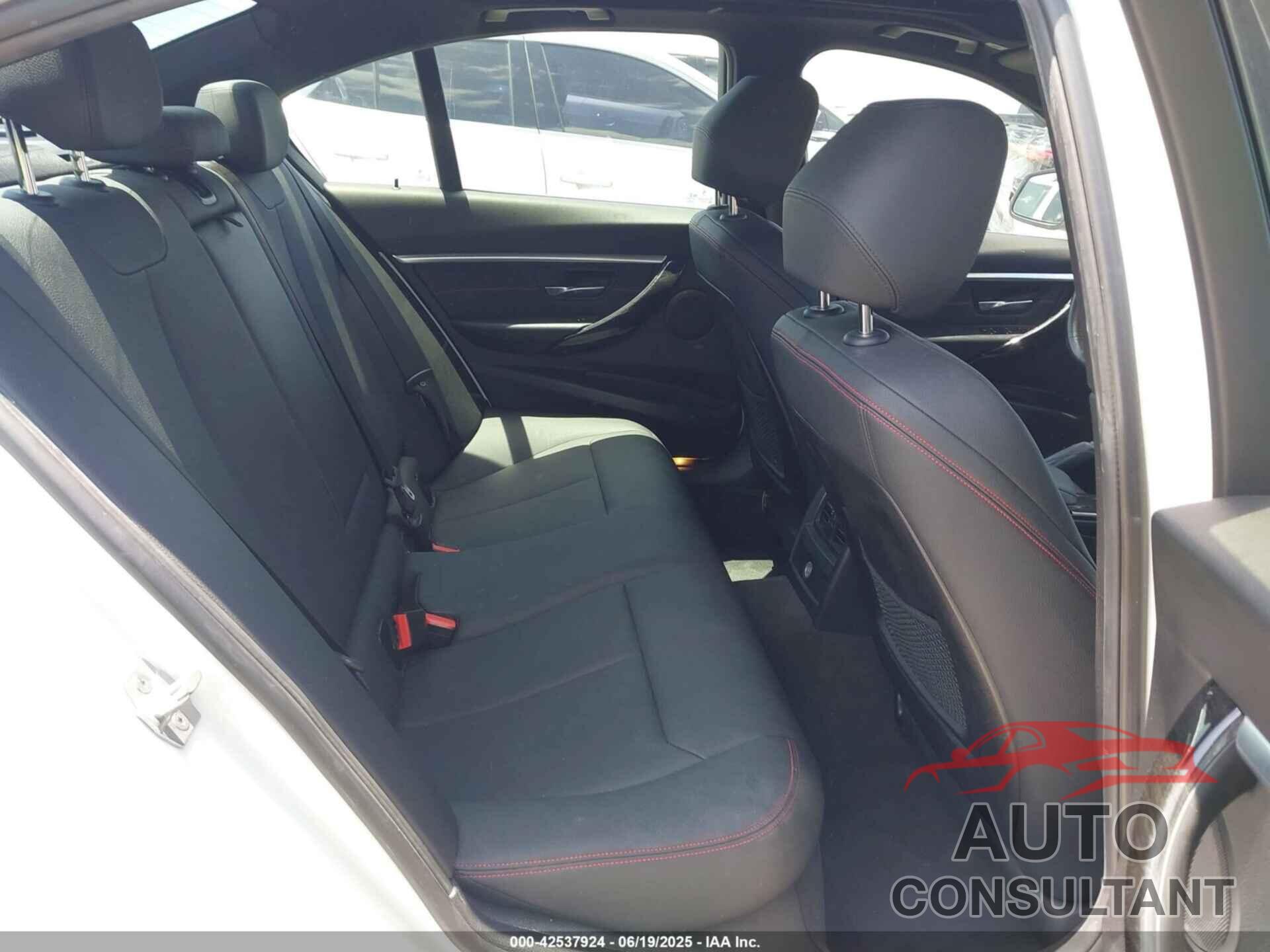 BMW 330I 2018 - WBA8B9G55JNU98085