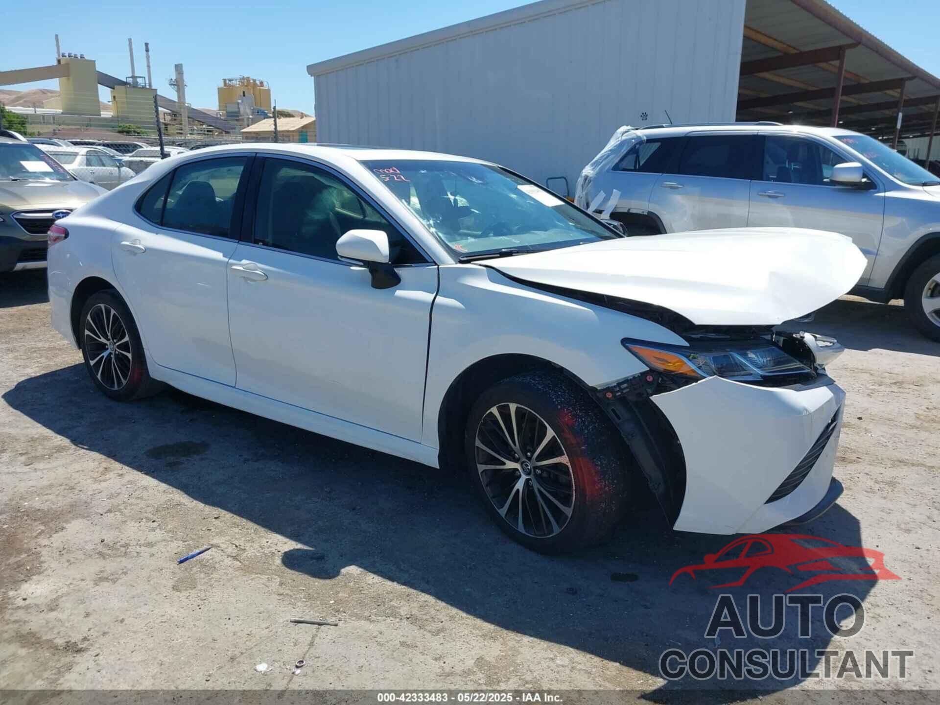 TOYOTA CAMRY 2018 - JTNB11HK1J3000375