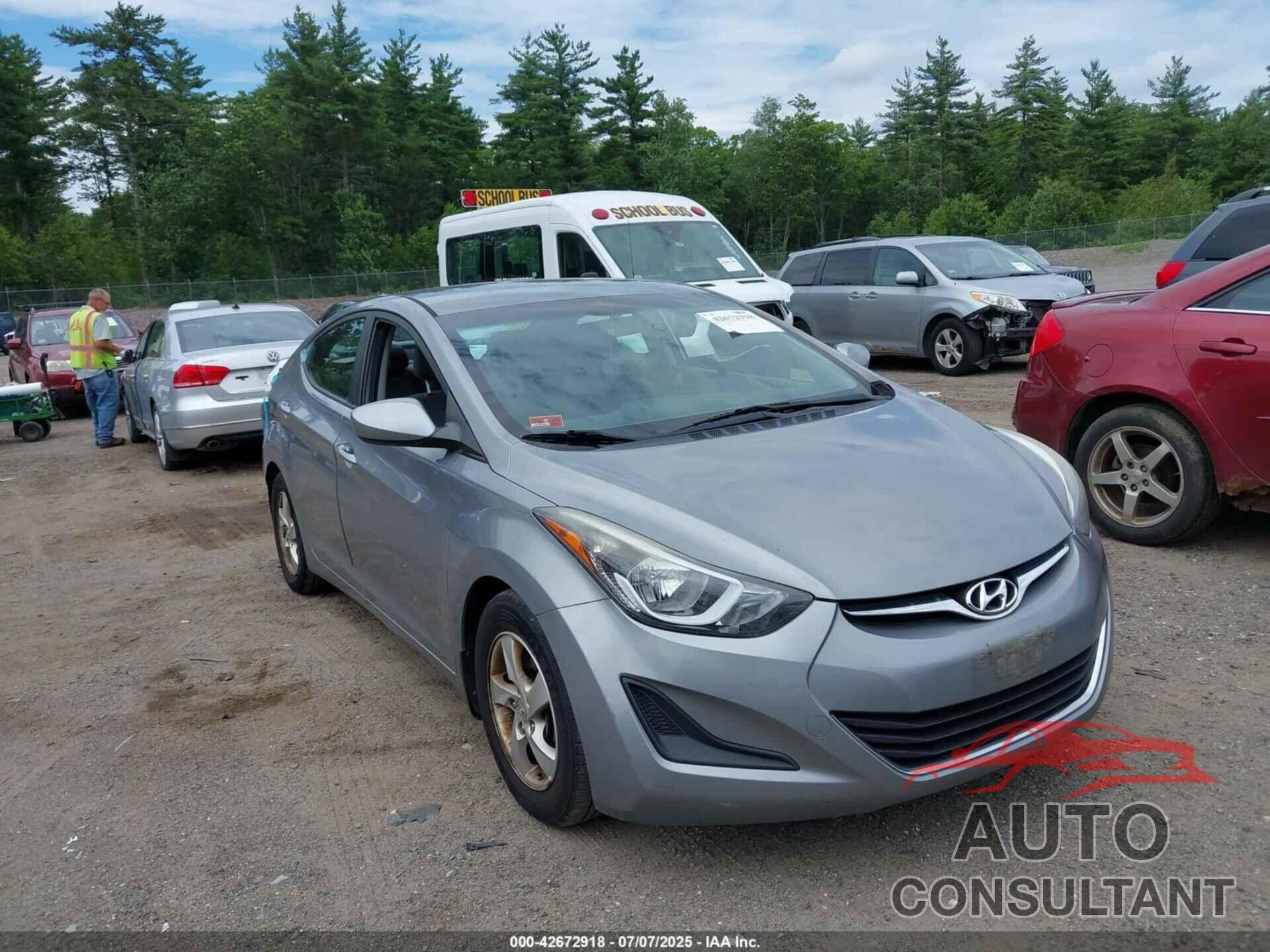 HYUNDAI ELANTRA 2015 - KMHDH4AE4FU443731