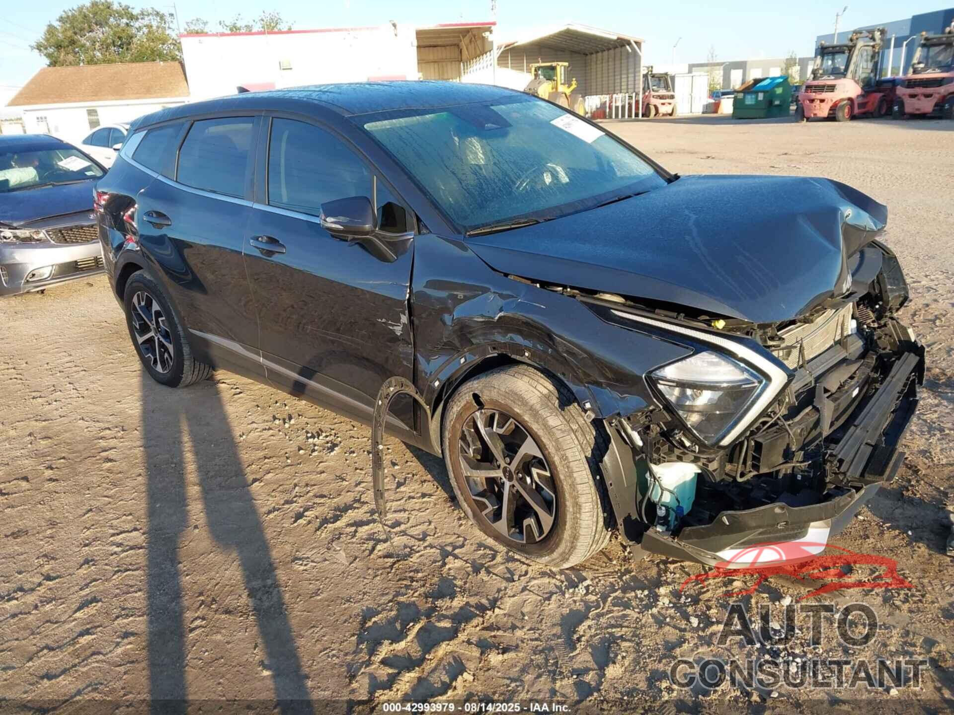 KIA SPORTAGE 2023 - KNDPV3AF4P7170139