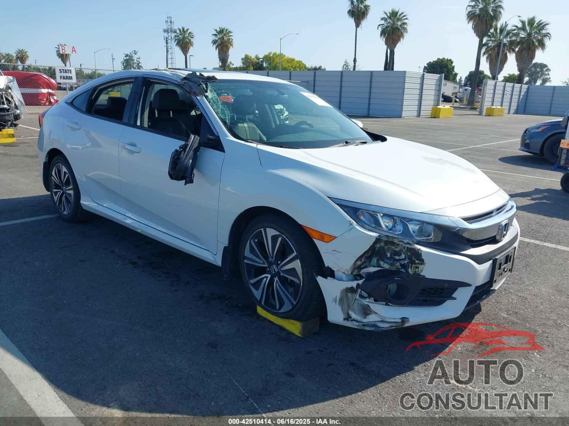 HONDA CIVIC 2018 - JHMFC1F77JX001391