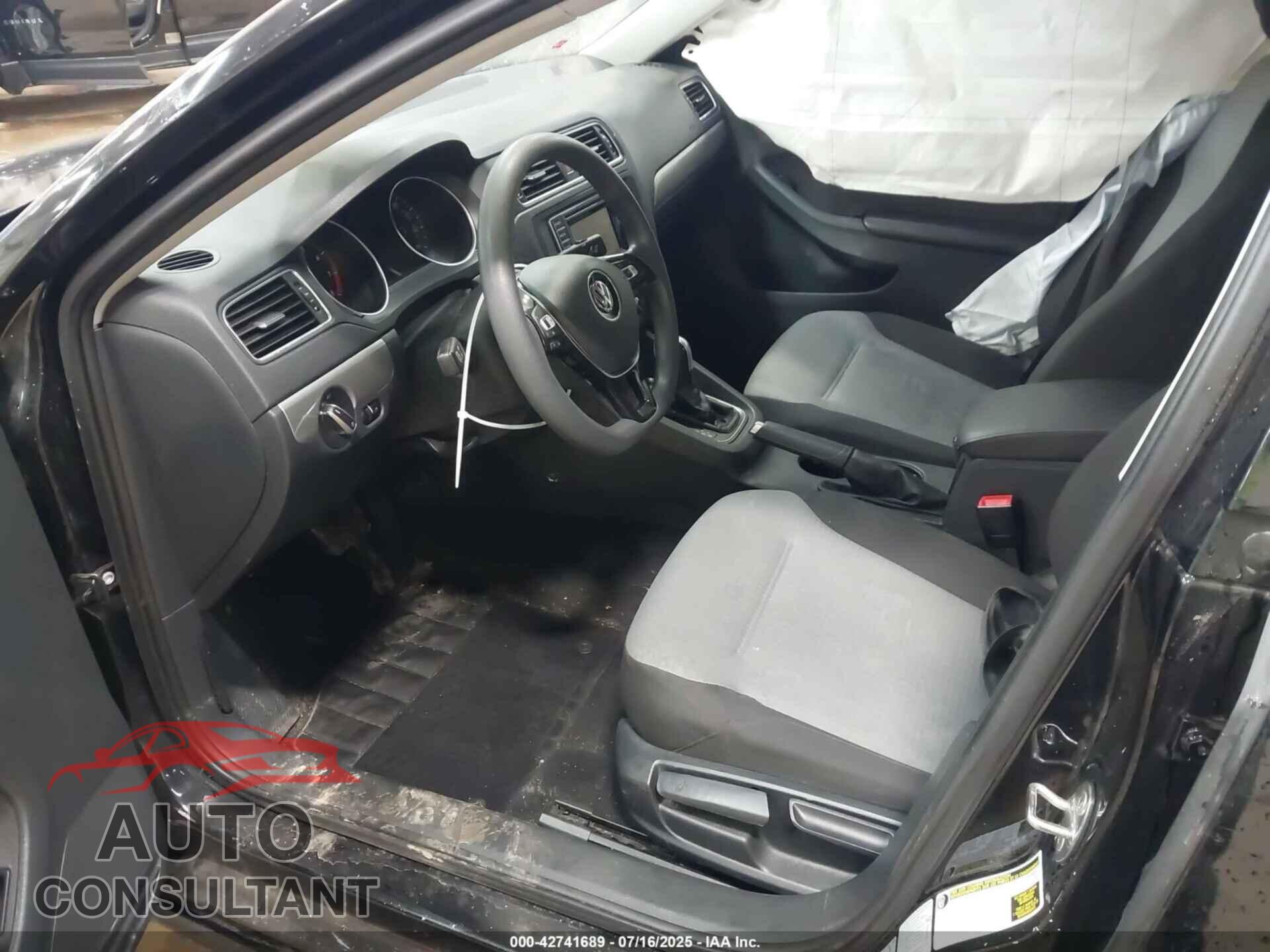 VOLKSWAGEN JETTA 2017 - 3VW2B7AJ0HM399159