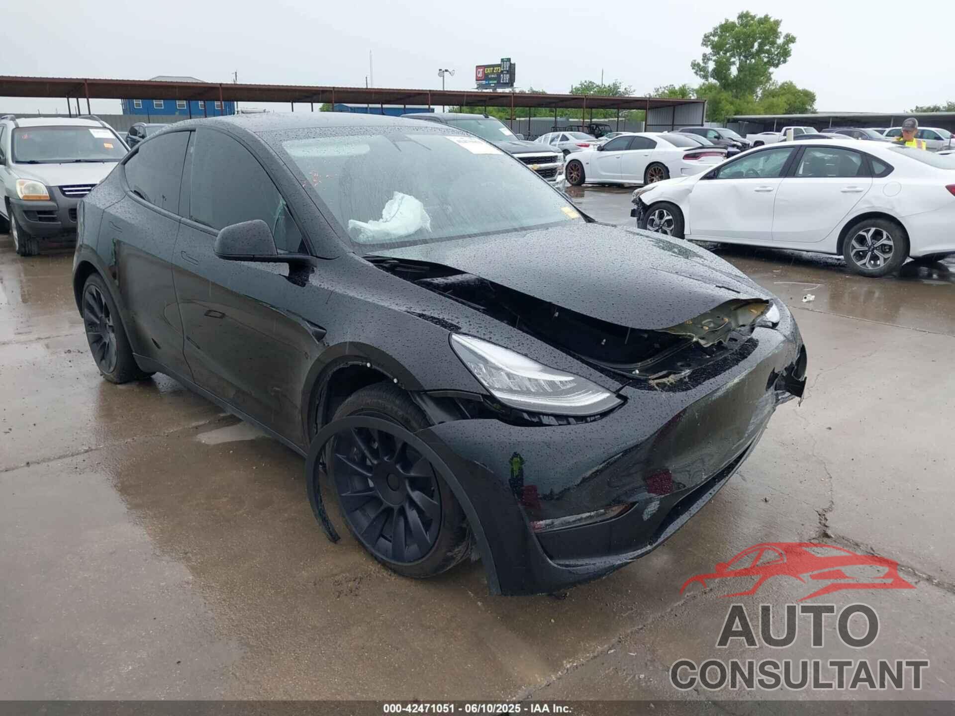 TESLA MODEL Y 2021 - 5YJYGDEE8MF143117