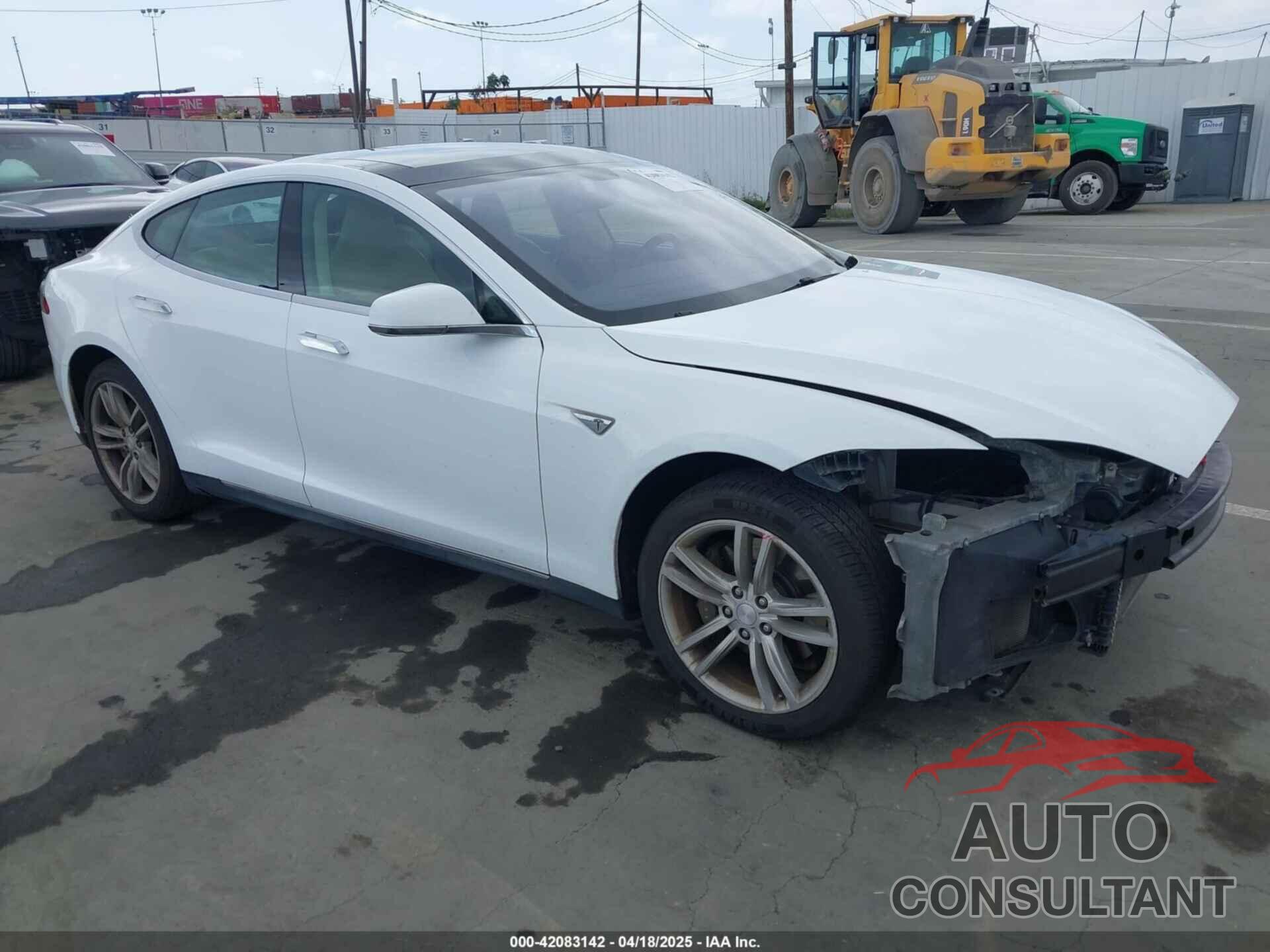 TESLA MODEL S 2013 - 5YJSA1CN8DFP22455