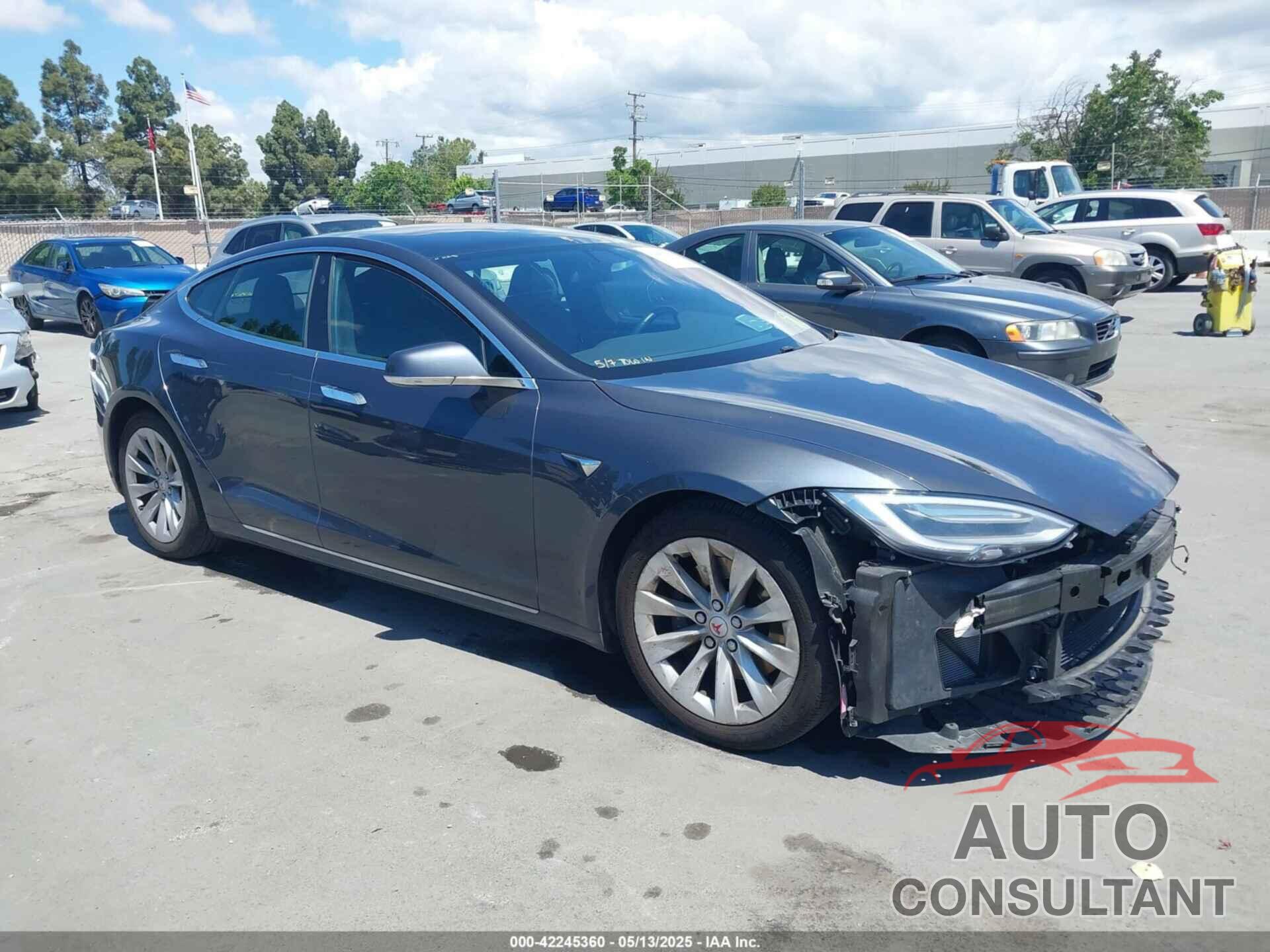 TESLA MODEL S 2017 - 5YJSA1E18HF215166