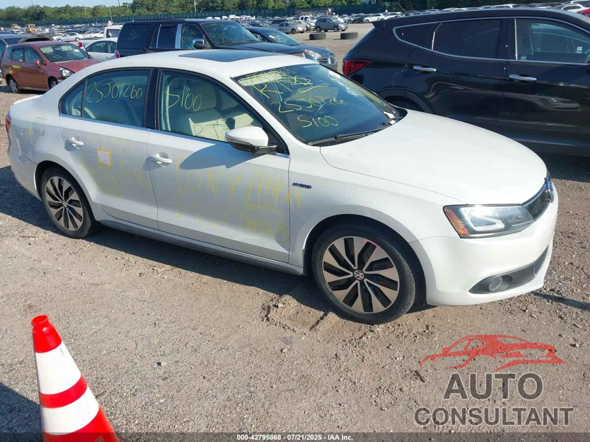 VOLKSWAGEN JETTA HYBRID 2013 - 3VW637AJ8DM319227