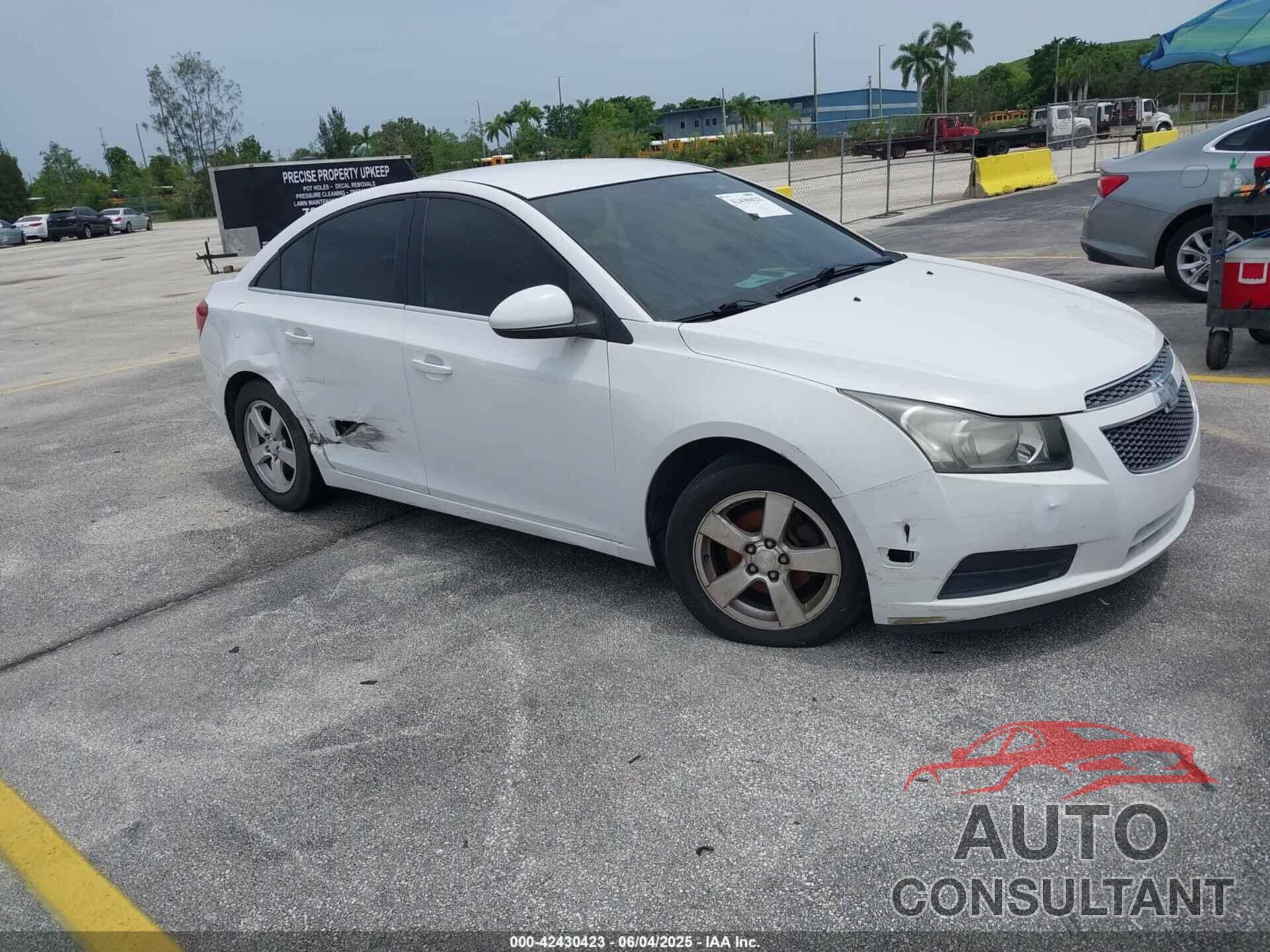 CHEVROLET CRUZE 2014 - 1G1PC5SB9E7177946
