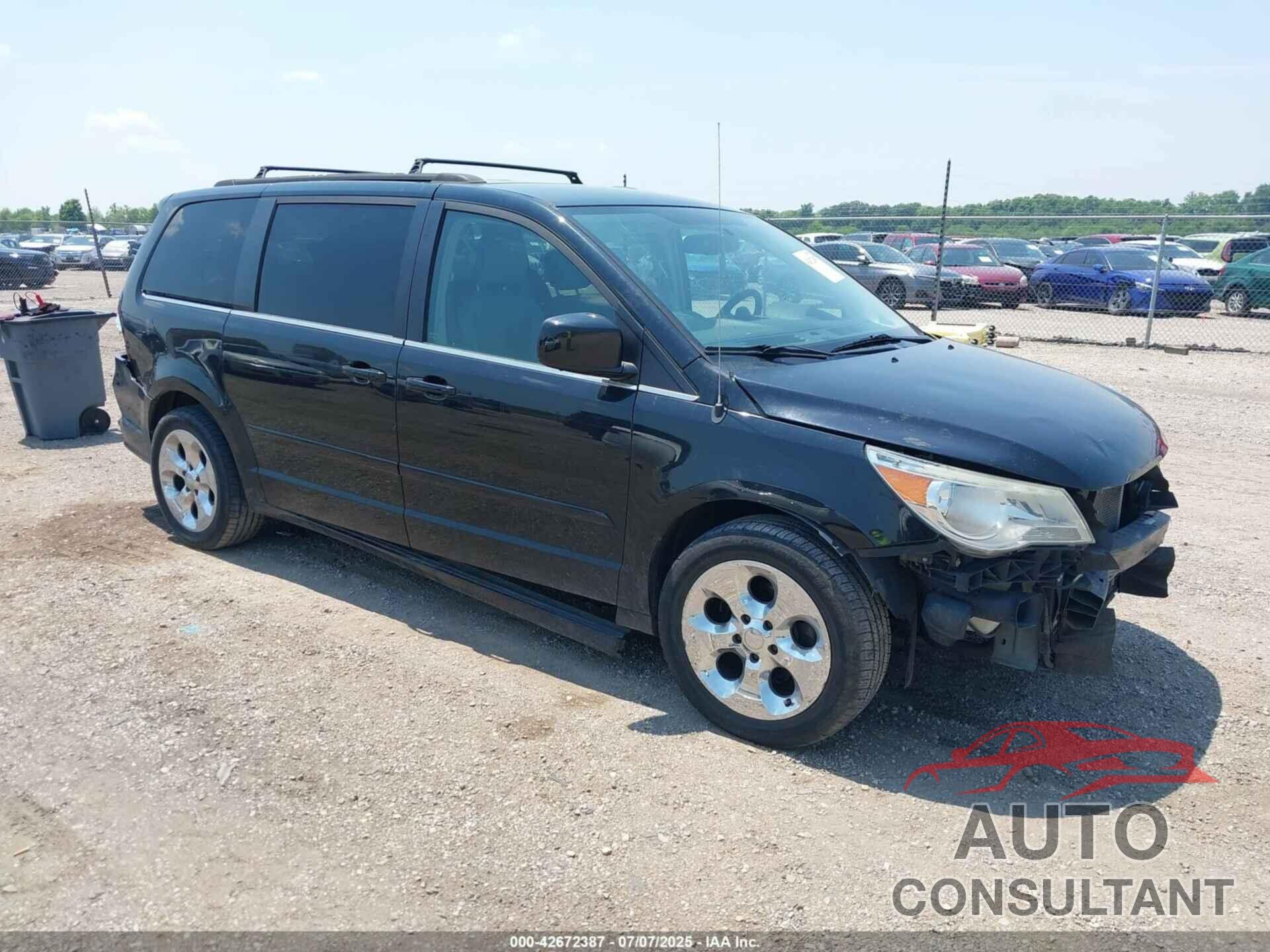 VOLKSWAGEN ROUTAN 2011 - 2V4RW3DG2BR626226