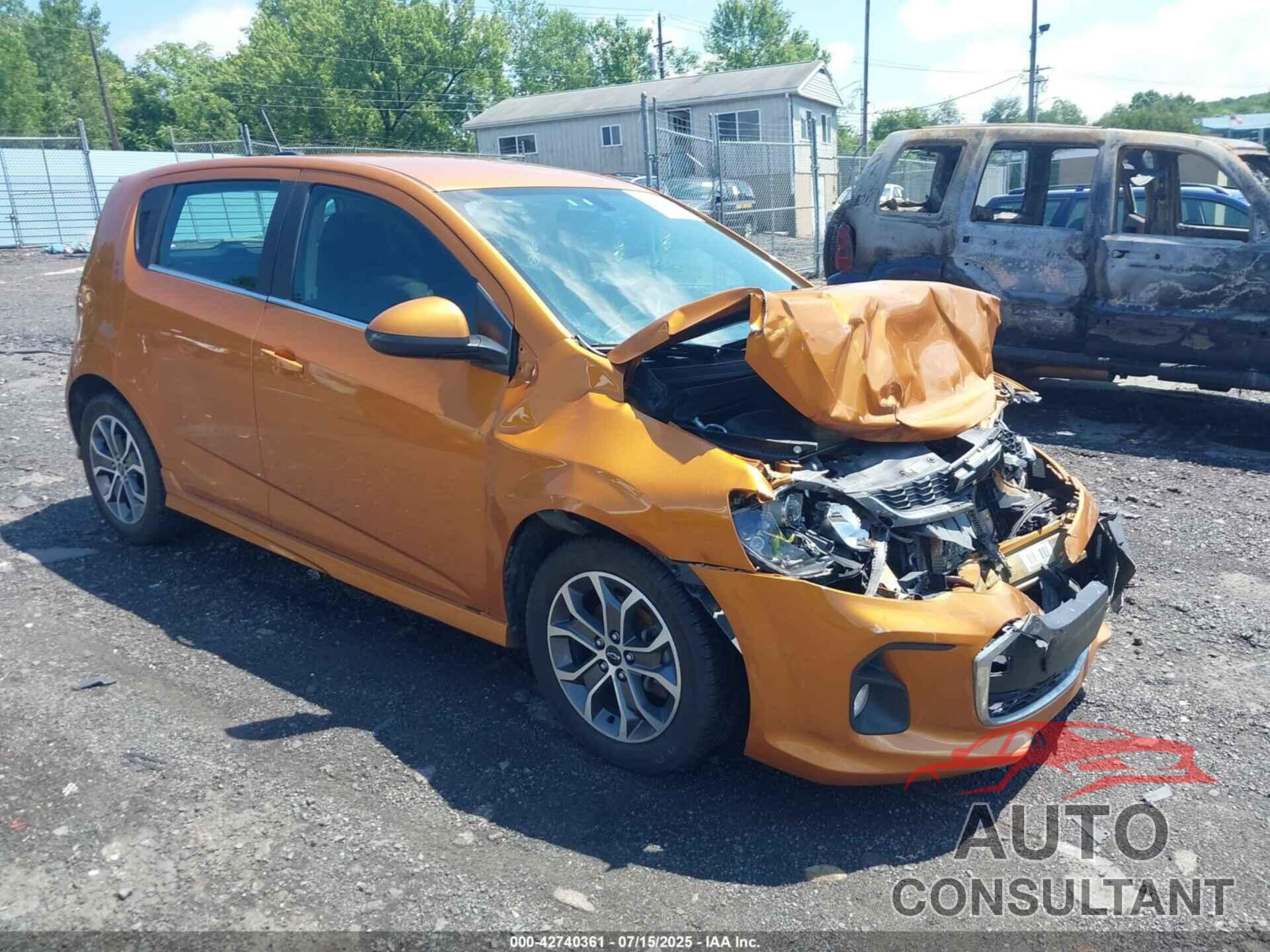 CHEVROLET SONIC 2018 - 1G1JD6SG7J4102906