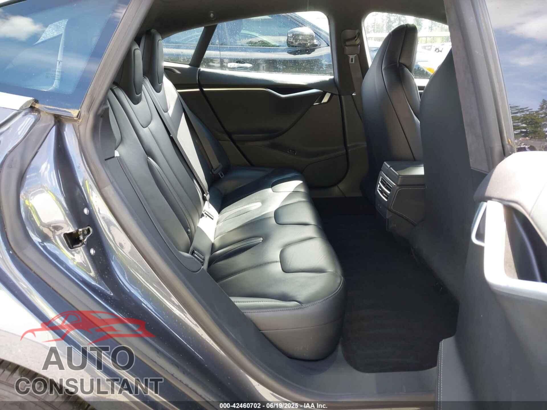 TESLA MODEL S 2017 - 5YJSA1E27HF202563