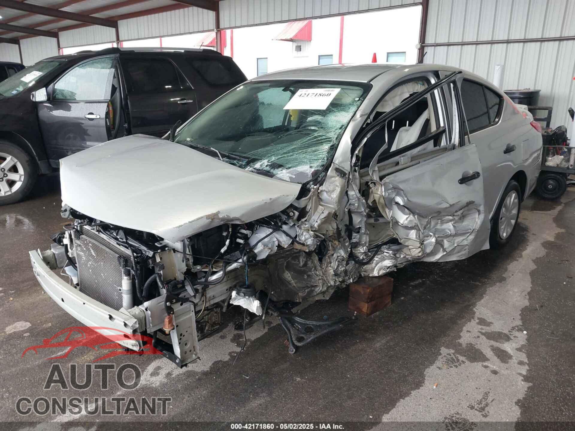NISSAN VERSA 2019 - 3N1CN7AP3KL812324
