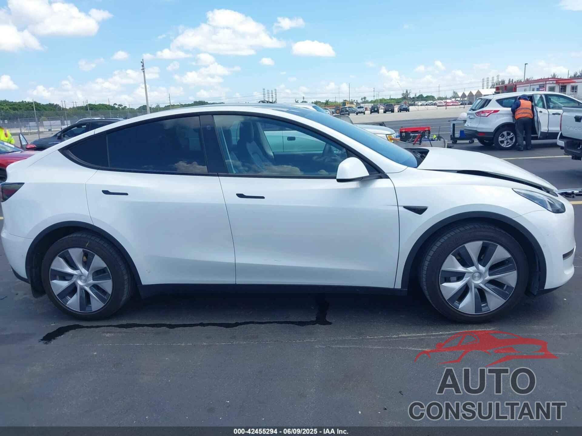 TESLA MODEL Y 2022 - 7SAYGDEEXNF357160