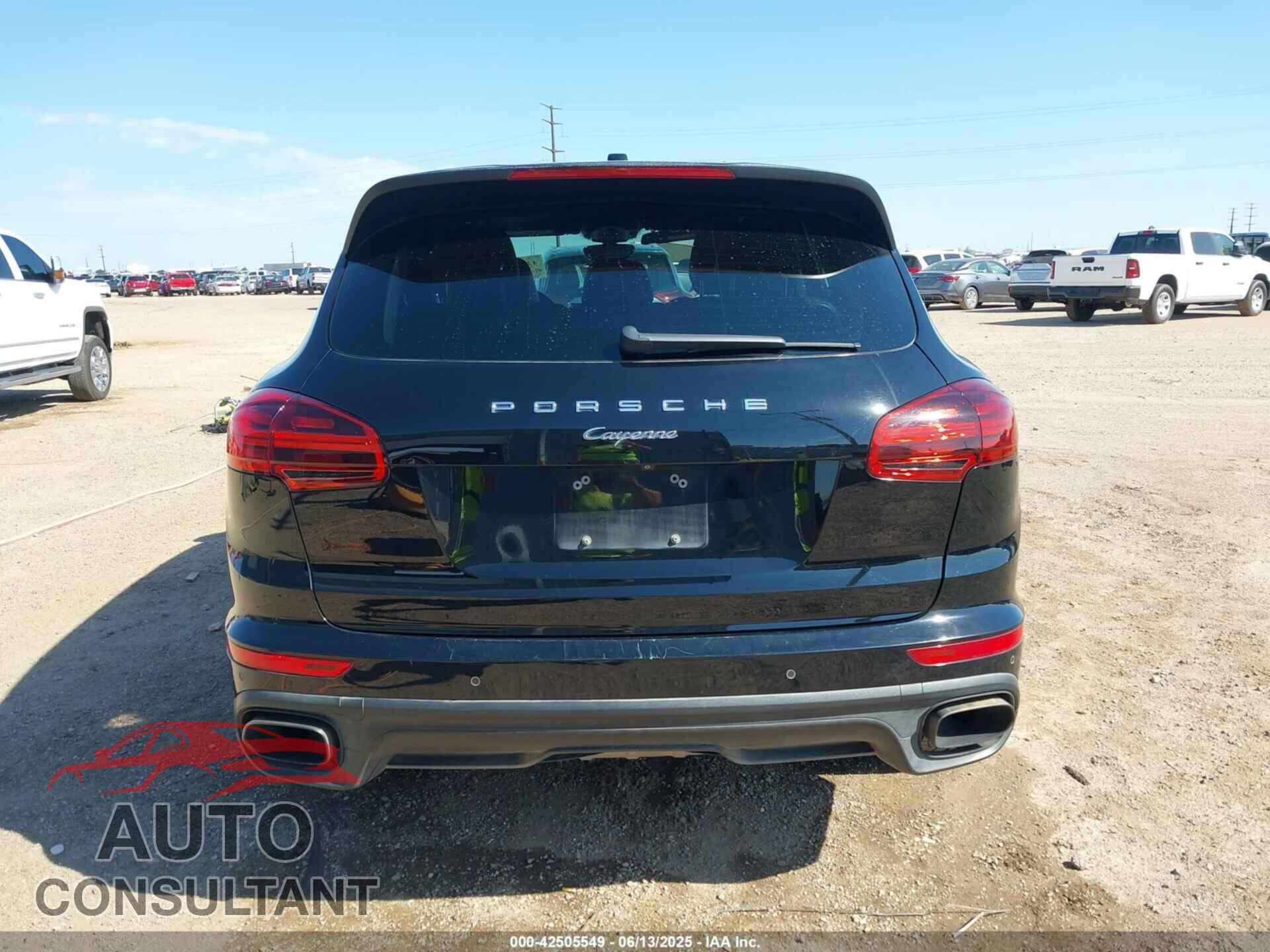 PORSCHE CAYENNE 2016 - WP1AA2A27GLA01974