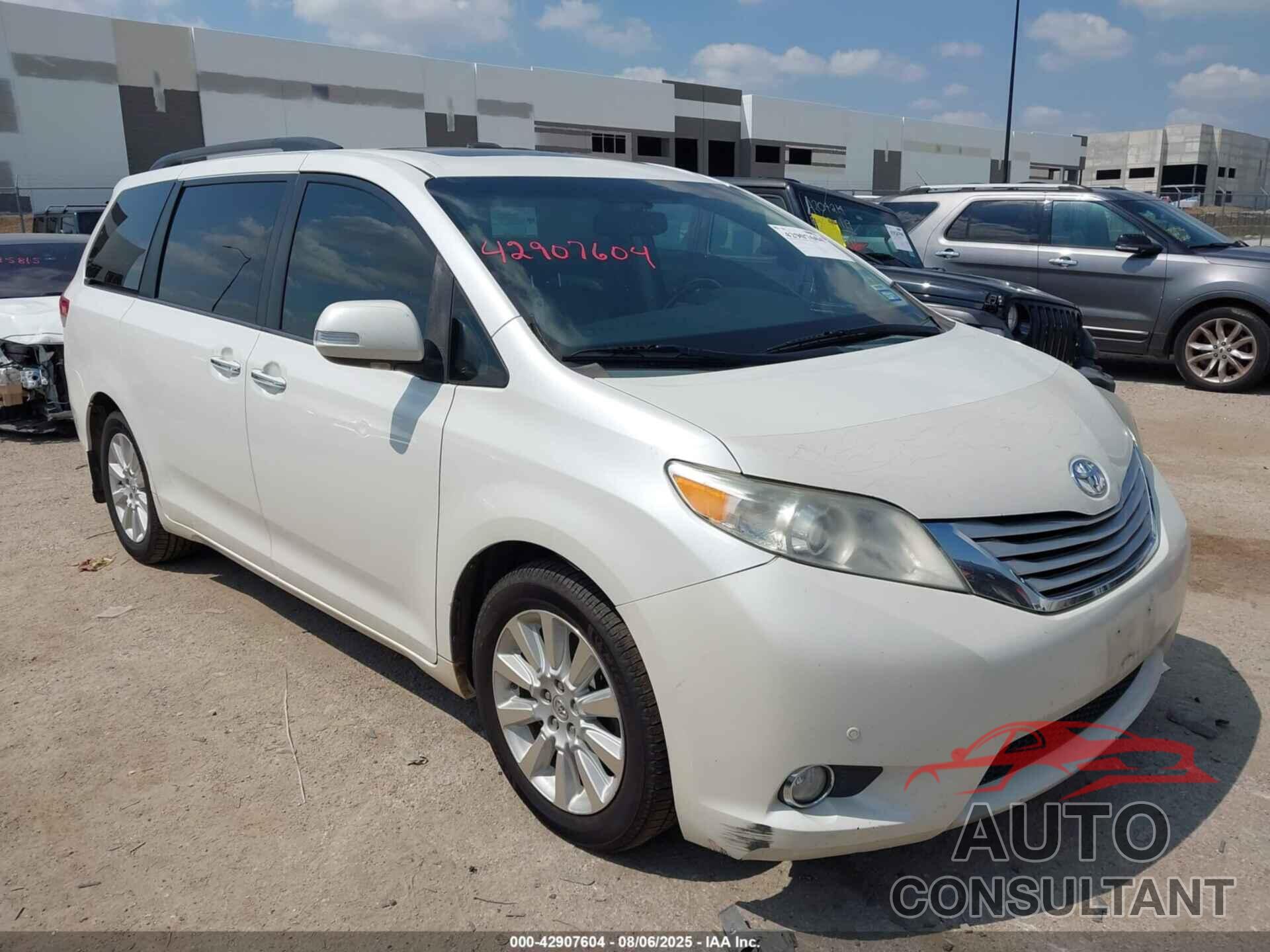 TOYOTA SIENNA 2013 - 5TDYK3DC2DS347318
