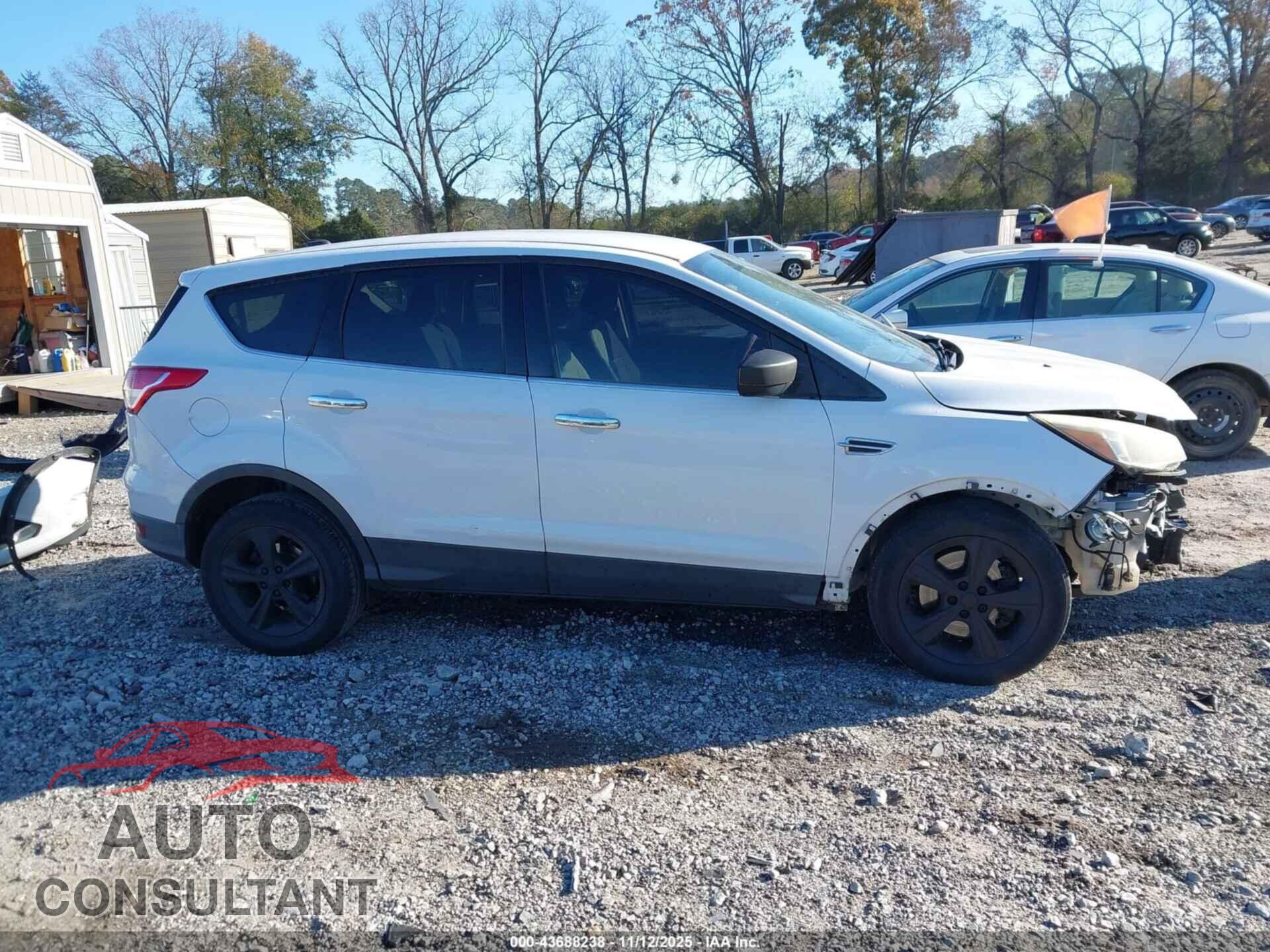 FORD ESCAPE 2015 - 1FMCU0G9XFUB20410