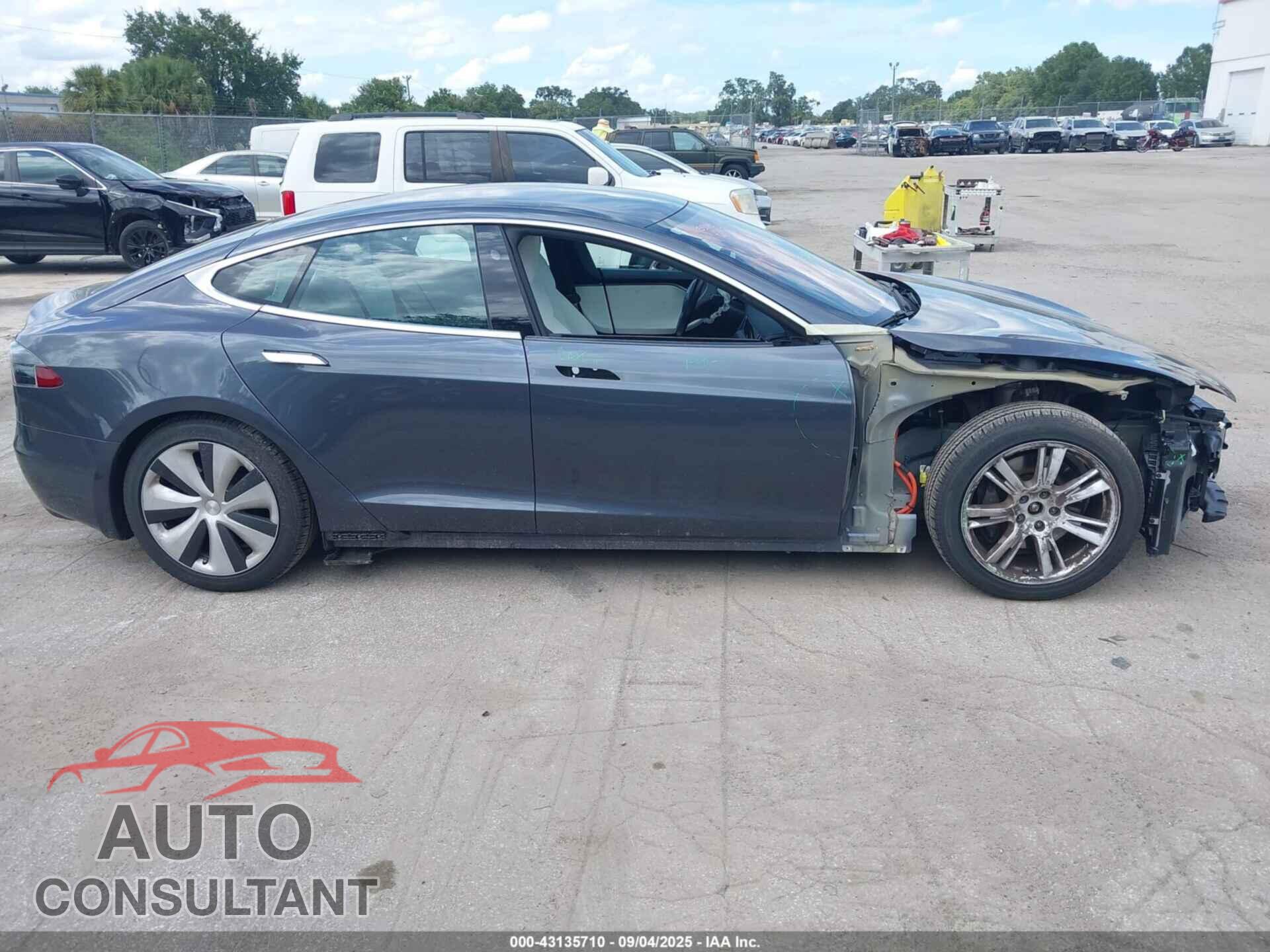 TESLA MODEL S 2020 - 5YJSA1E27LF389053