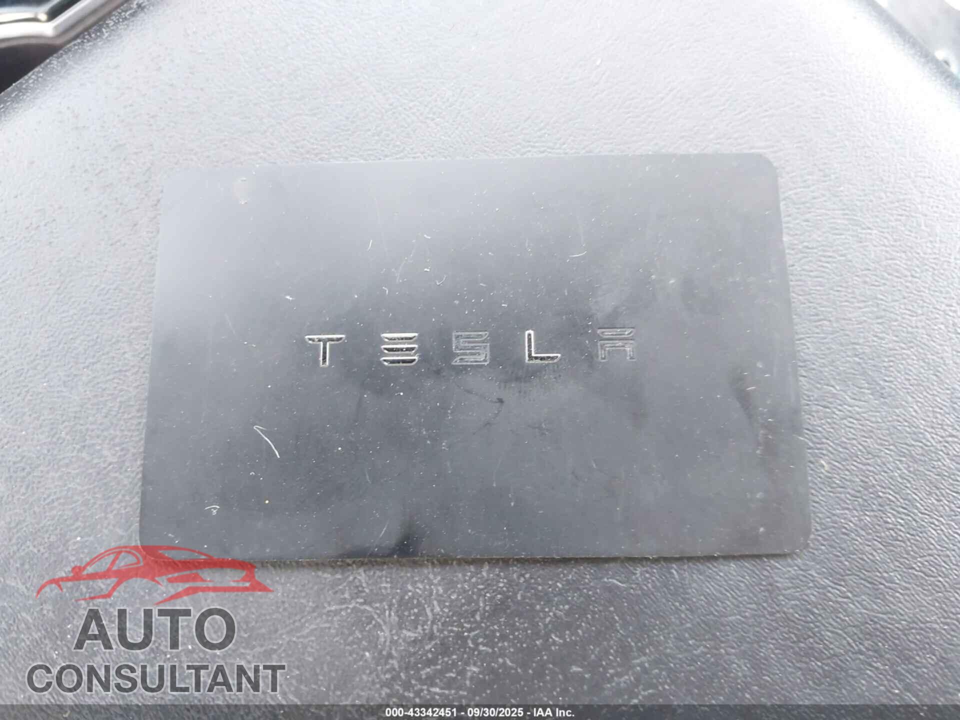 TESLA MODEL 3 2018 - 5YJ3E1EB4JF127402