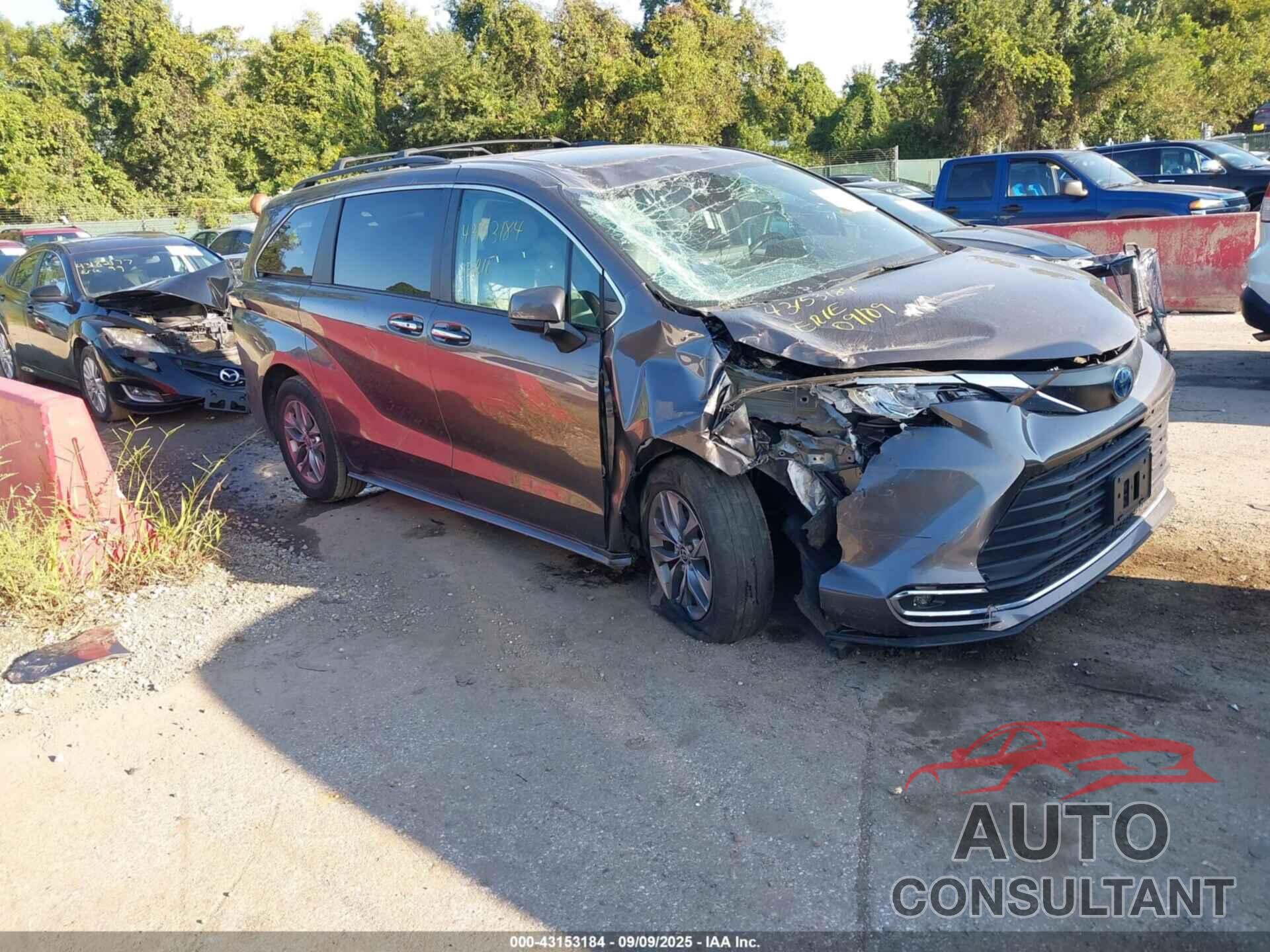 TOYOTA SIENNA 2022 - 5TDYRKEC2NS133631