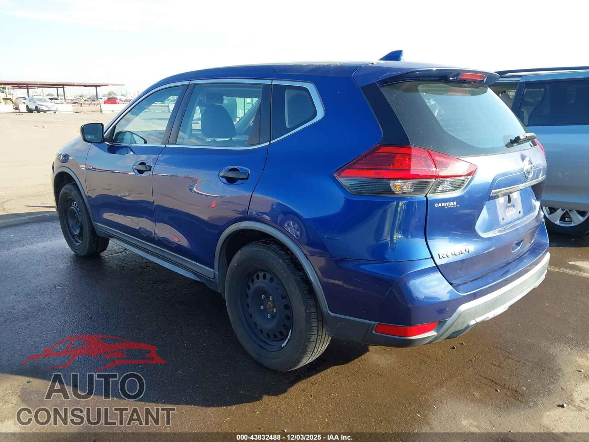 NISSAN ROGUE 2017 - KNMAT2MVXHP519184