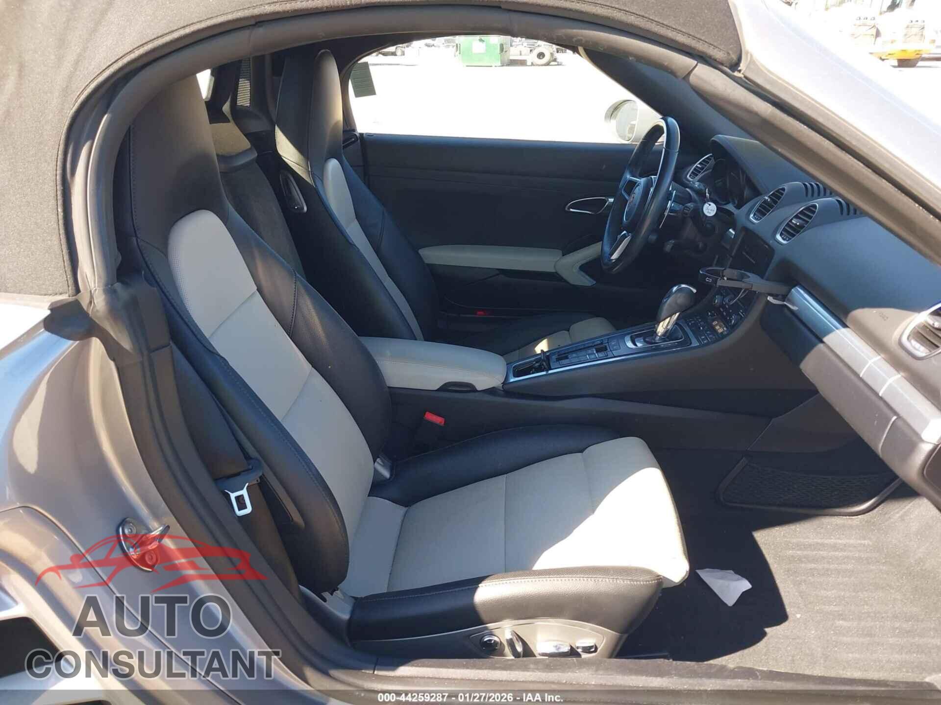 PORSCHE 718 BOXSTER 2018 - WP0CB2A85JS228301