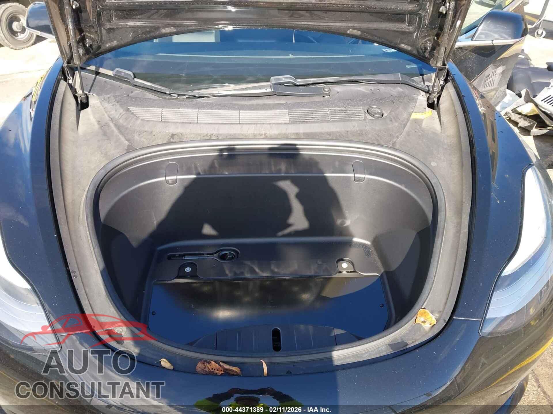 TESLA MODEL 3 2018 - 5YJ3E1EA9JF151671