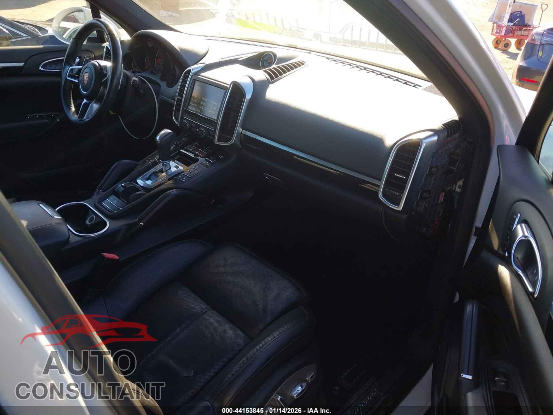 PORSCHE CAYENNE 2016 - WP1AA2A22GLA08217
