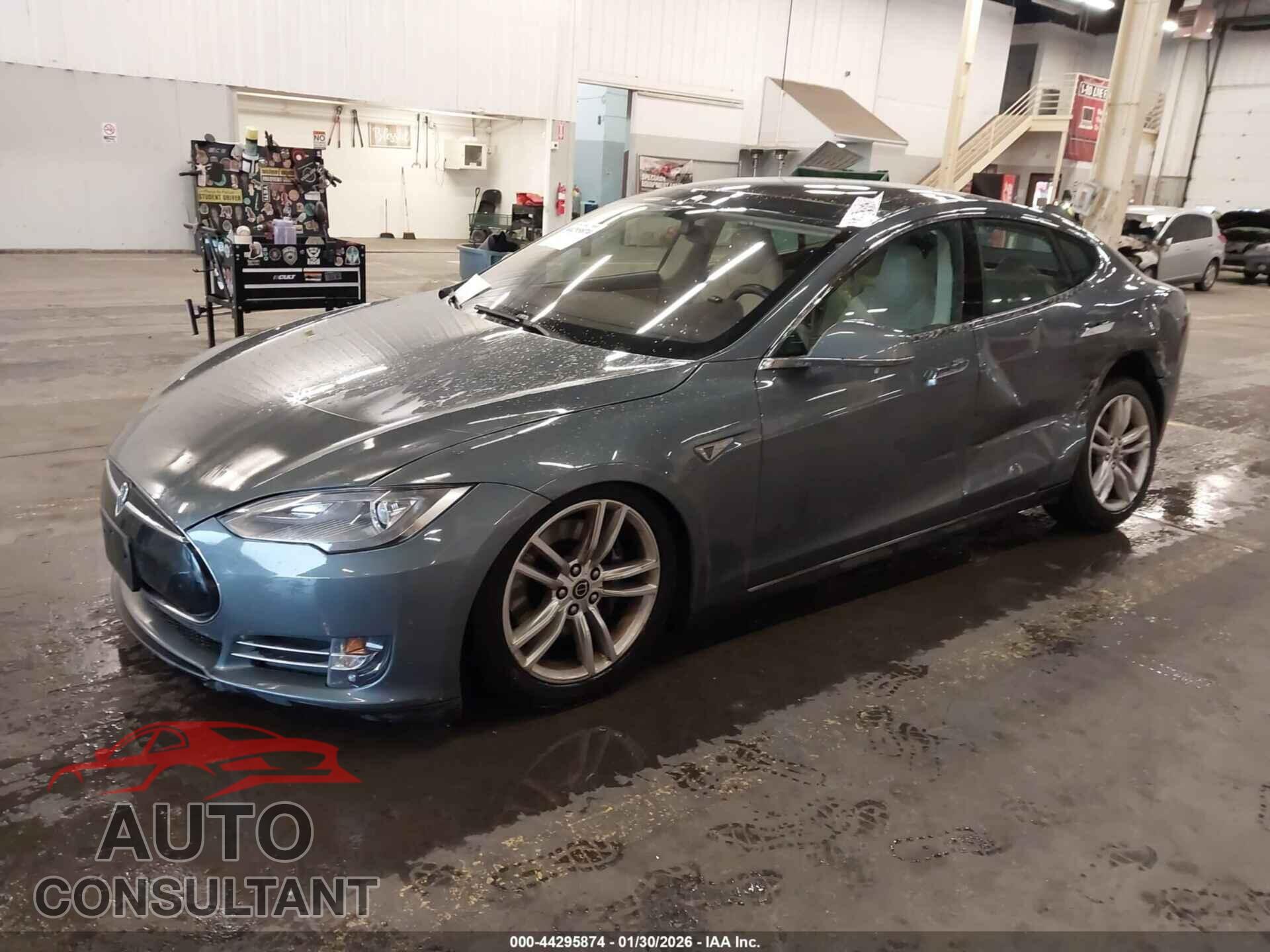 TESLA MODEL S 2013 - 5YJSA1DN6DFP03403