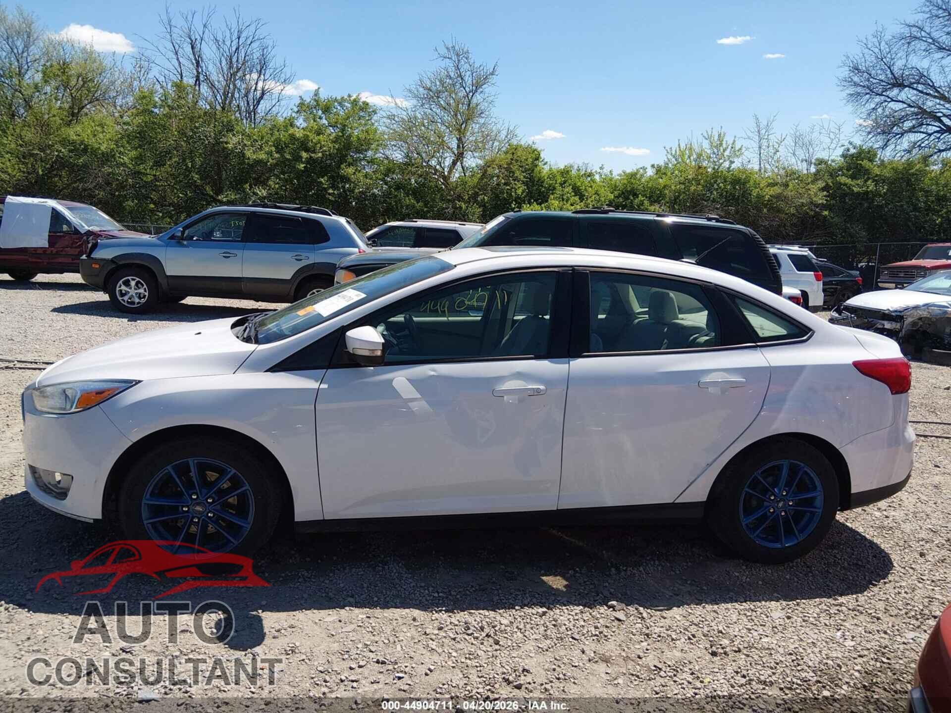 FORD FOCUS 2015 - 1FADP3FE8FL297825