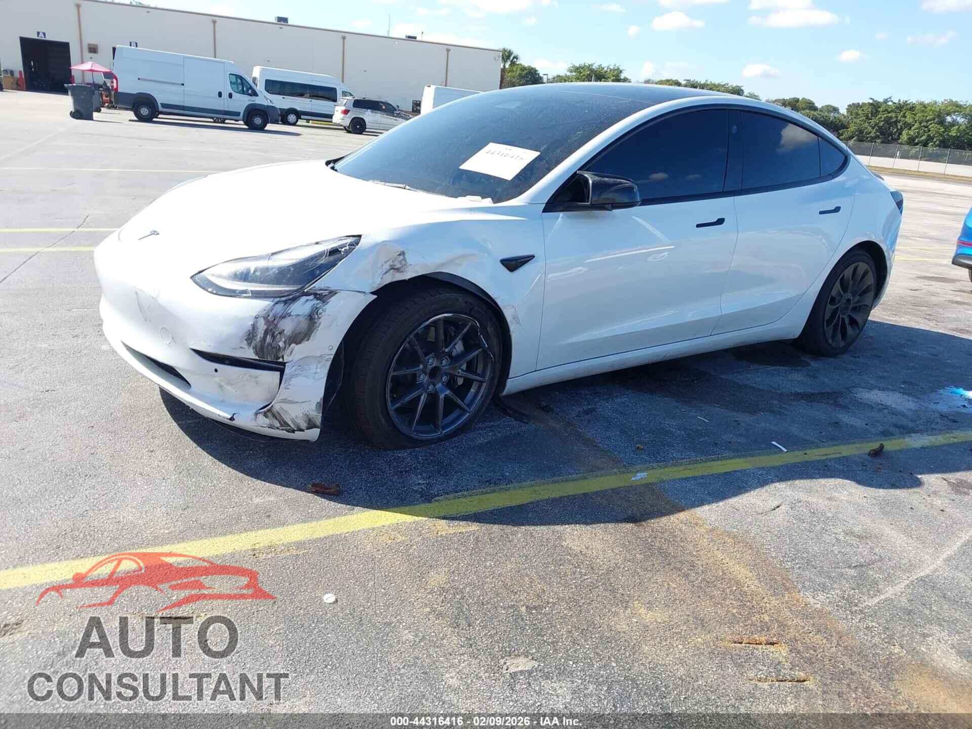 TESLA MODEL 3 2021 - 5YJ3E1EA4MF090931