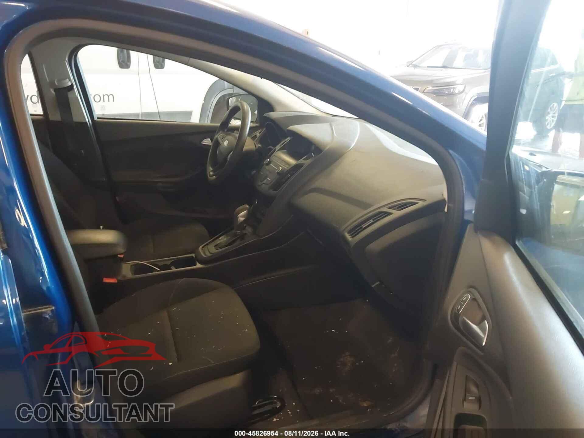 FORD FOCUS 2018 - 1FADP3FE4JL282408