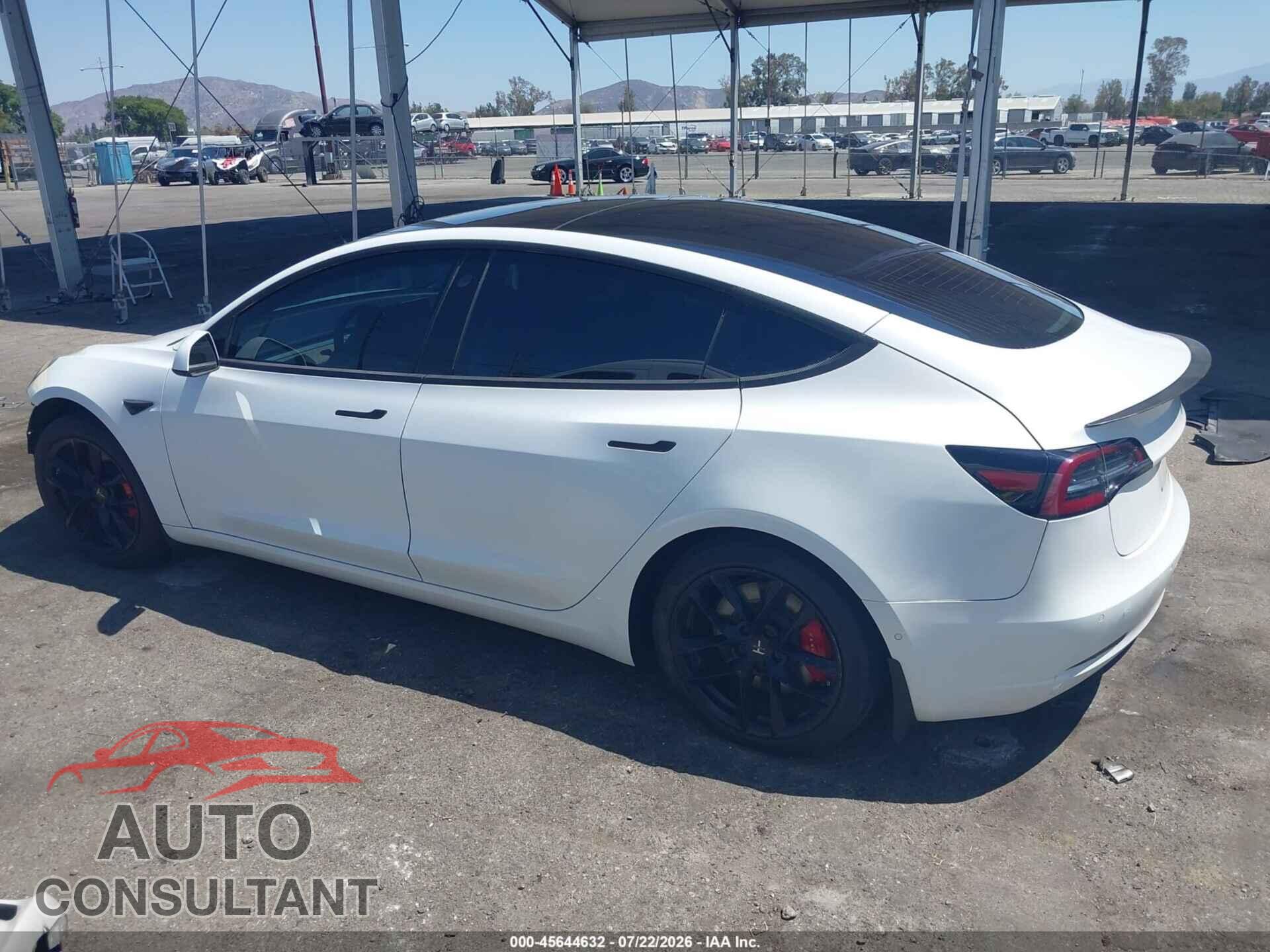 TESLA MODEL 3 2018 - 5YJ3E1EB0JF106563