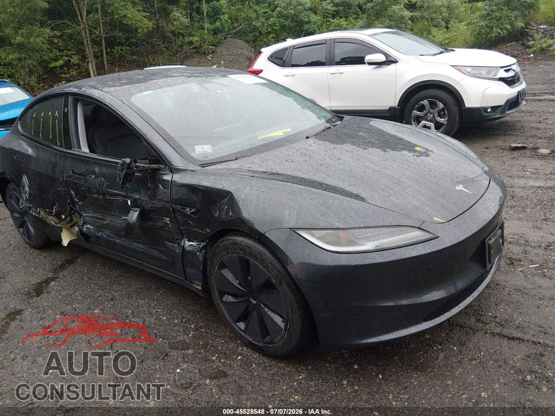 TESLA MODEL 3 2024 - 5YJ3E1EA2RF721103